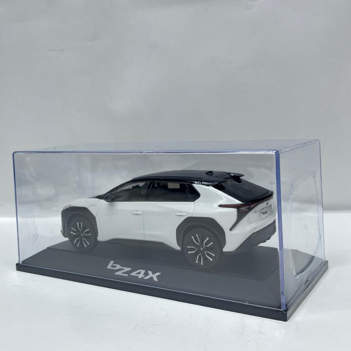 1/30 bz4x トヨタ bz4x カラーサンプル