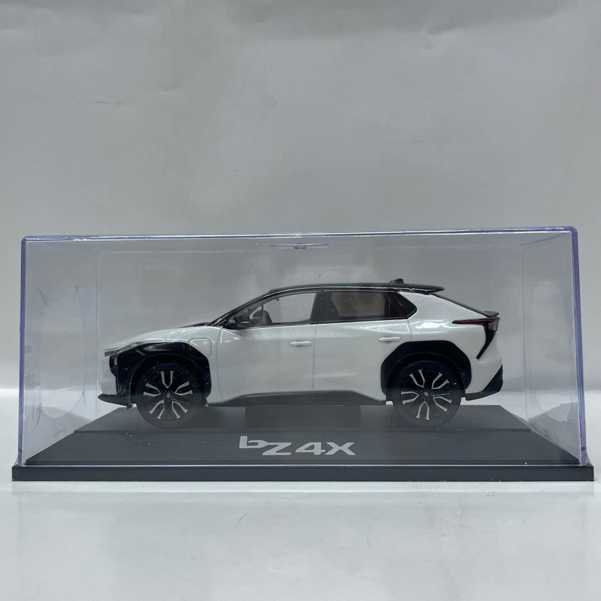 1/30 bz4x トヨタ bz4x カラーサンプル