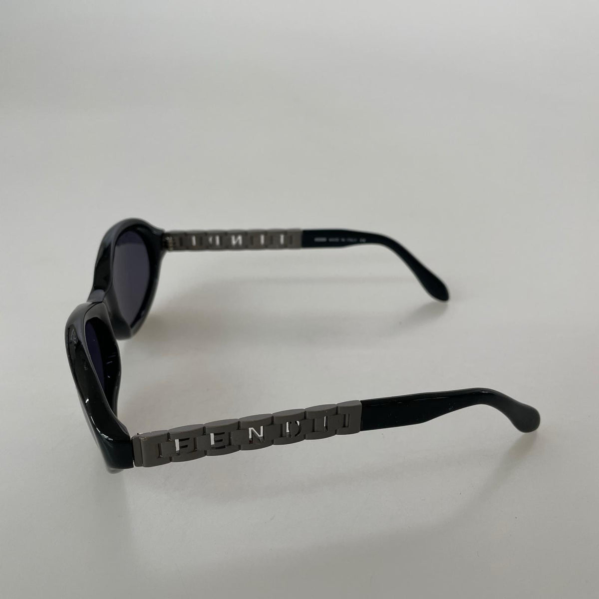 FENDI サングラス 一部錆あり