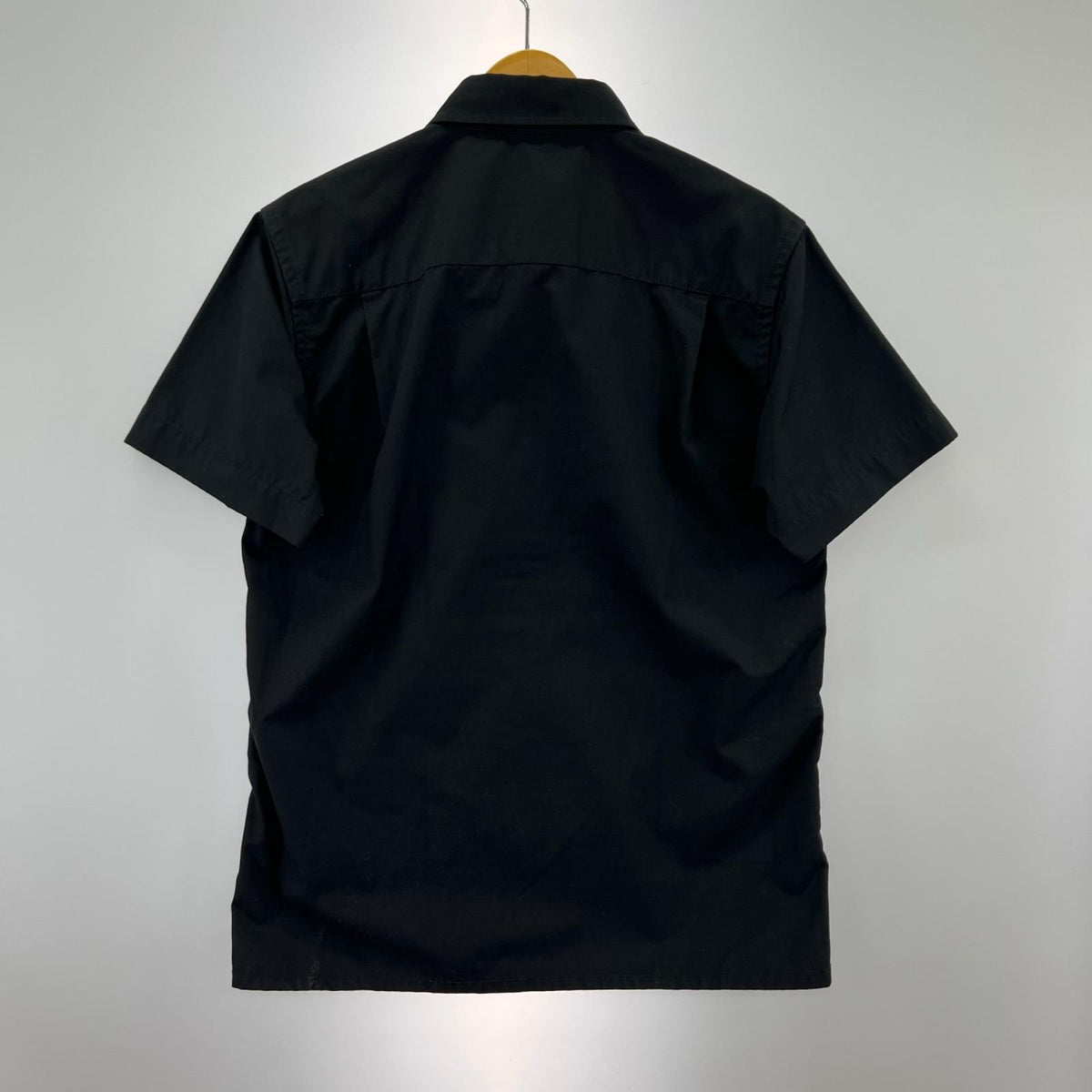 半袖シャツ AUTHENTIC GEAR ロゴワッペン 黒 (M) M ブラック