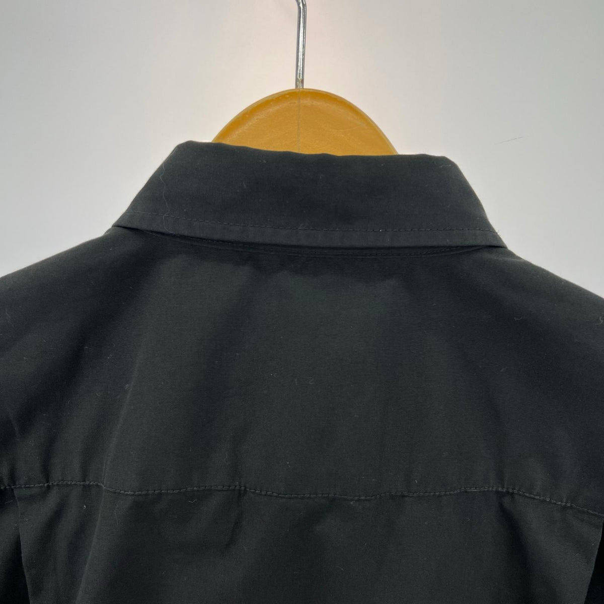 半袖シャツ AUTHENTIC GEAR ロゴワッペン 黒 (M) M ブラック