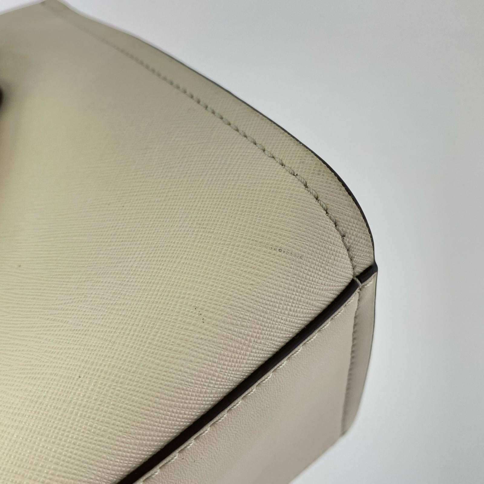 ショルダーバッグ MARILYN MD SATCHEL ライトクリーム ベージュ