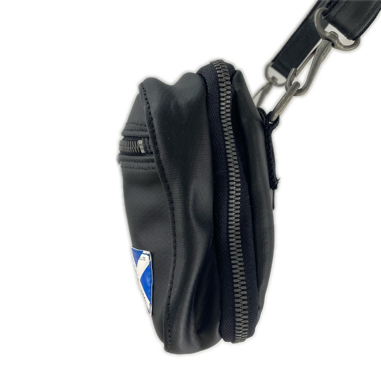 ショルダーバッグ NEW LINER POUCH ブラック