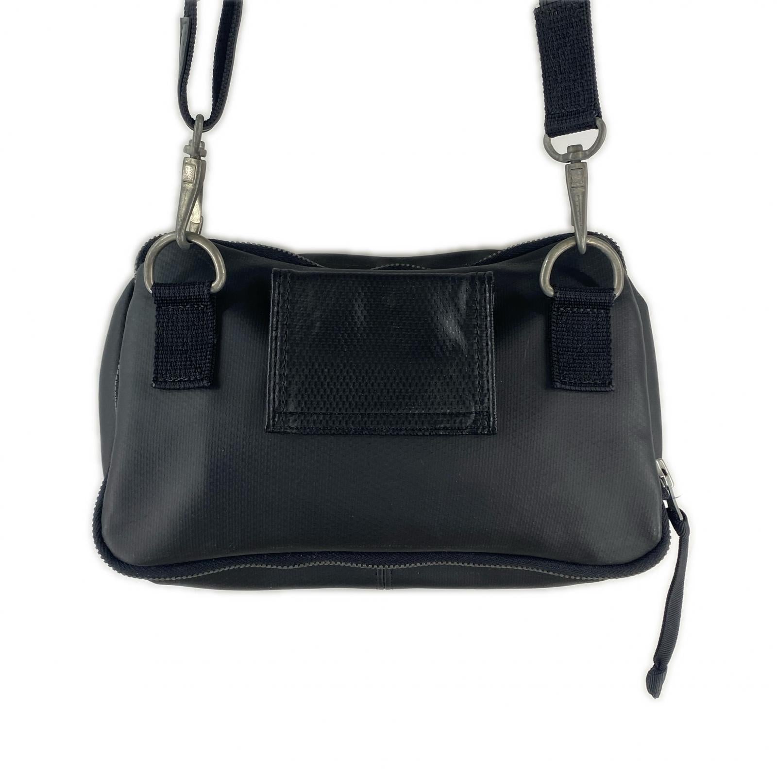 ショルダーバッグ NEW LINER POUCH ブラック