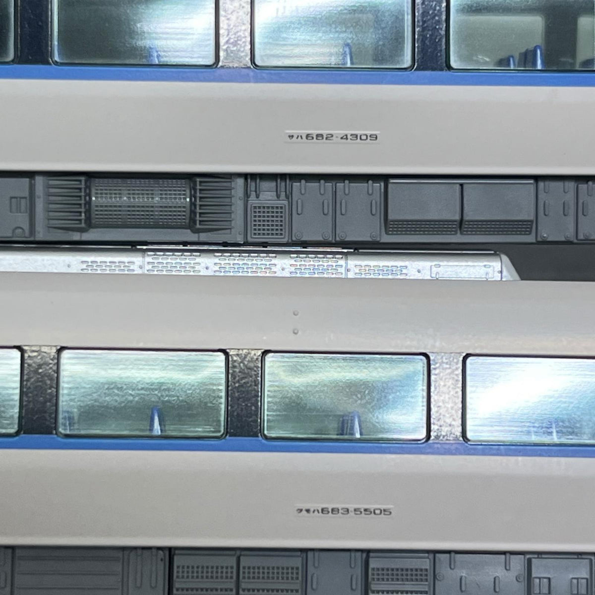KATO 683系4000番台 サンダーバード(リニューアル車) 基本4両 KATO 10-2142 683系4000番台「サンダーバード」(リニューアル車) 基本セット4両 KATO/カトー/株式会社関水金属 鉄道模型車両