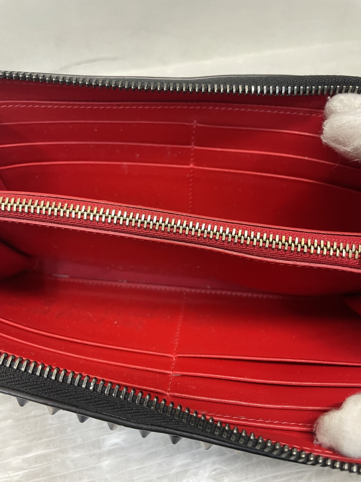 C.Louboutin ラウンドジップ スタッズロングウォレット