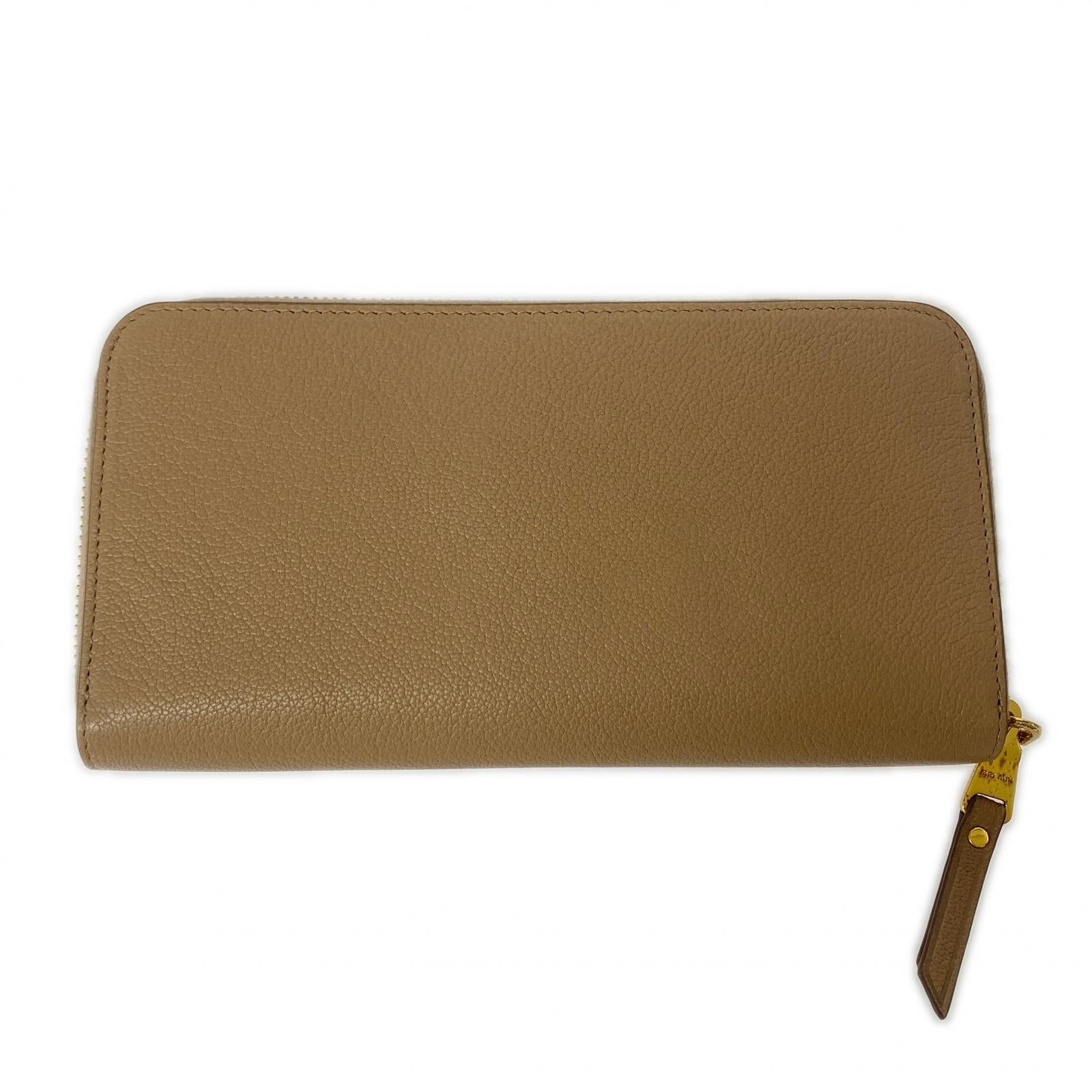 MiuMiu ラウンドジップ 財布