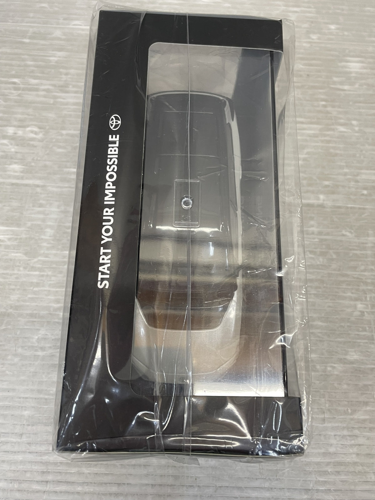 1/30 bz4x touring ブラックxホワイトパール カラーサンプル
