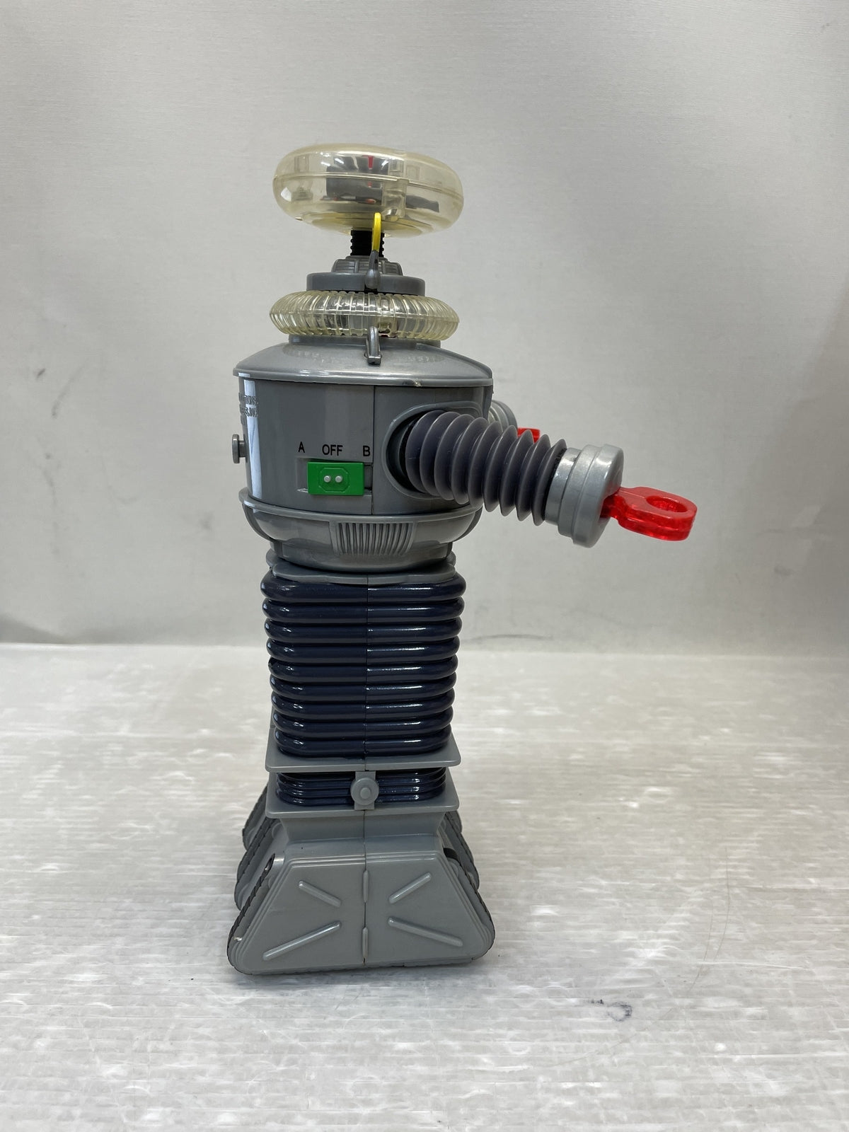 LOST IN SPACE ROBOT B-9 Classic Series フィギュア/グッズ