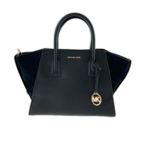 ショルダーバッグ WING TOP ZIP TOTE ブラック