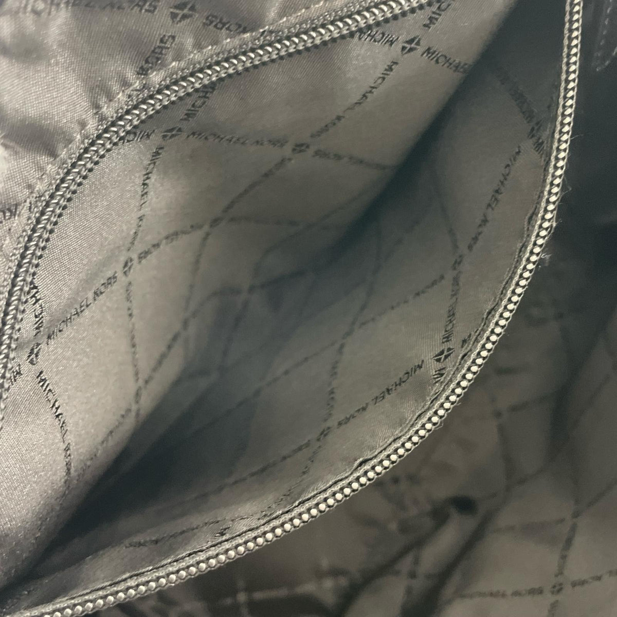 ショルダーバッグ WING TOP ZIP TOTE ブラック