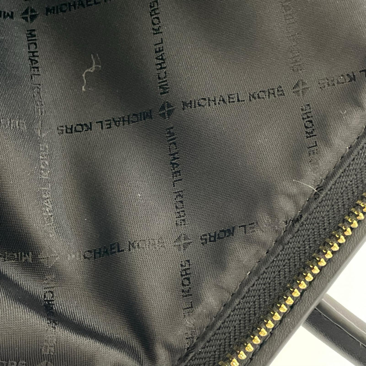 ショルダーバッグ WING TOP ZIP TOTE ブラック