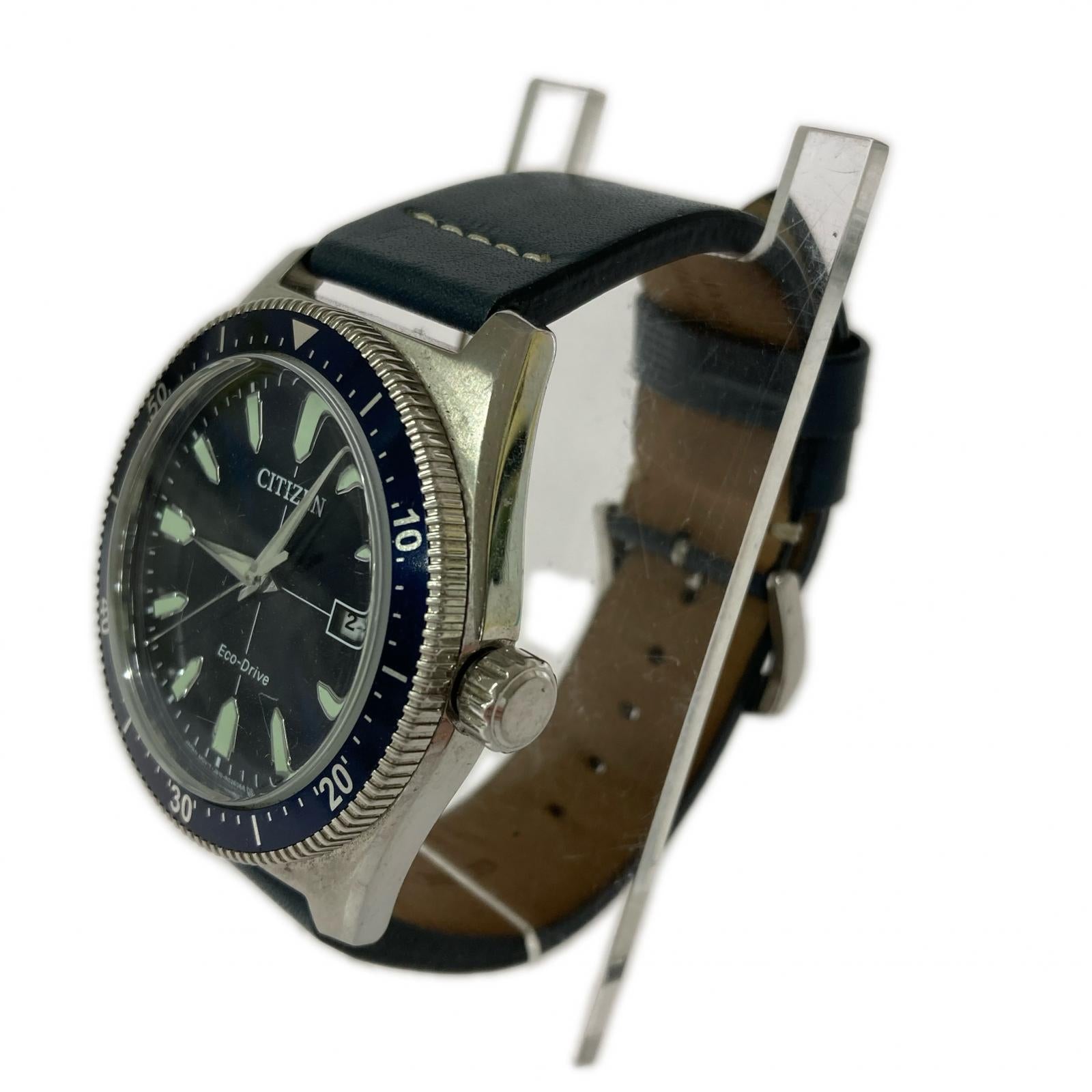 腕時計 Eco-Drive J810-R010913 ネイビー