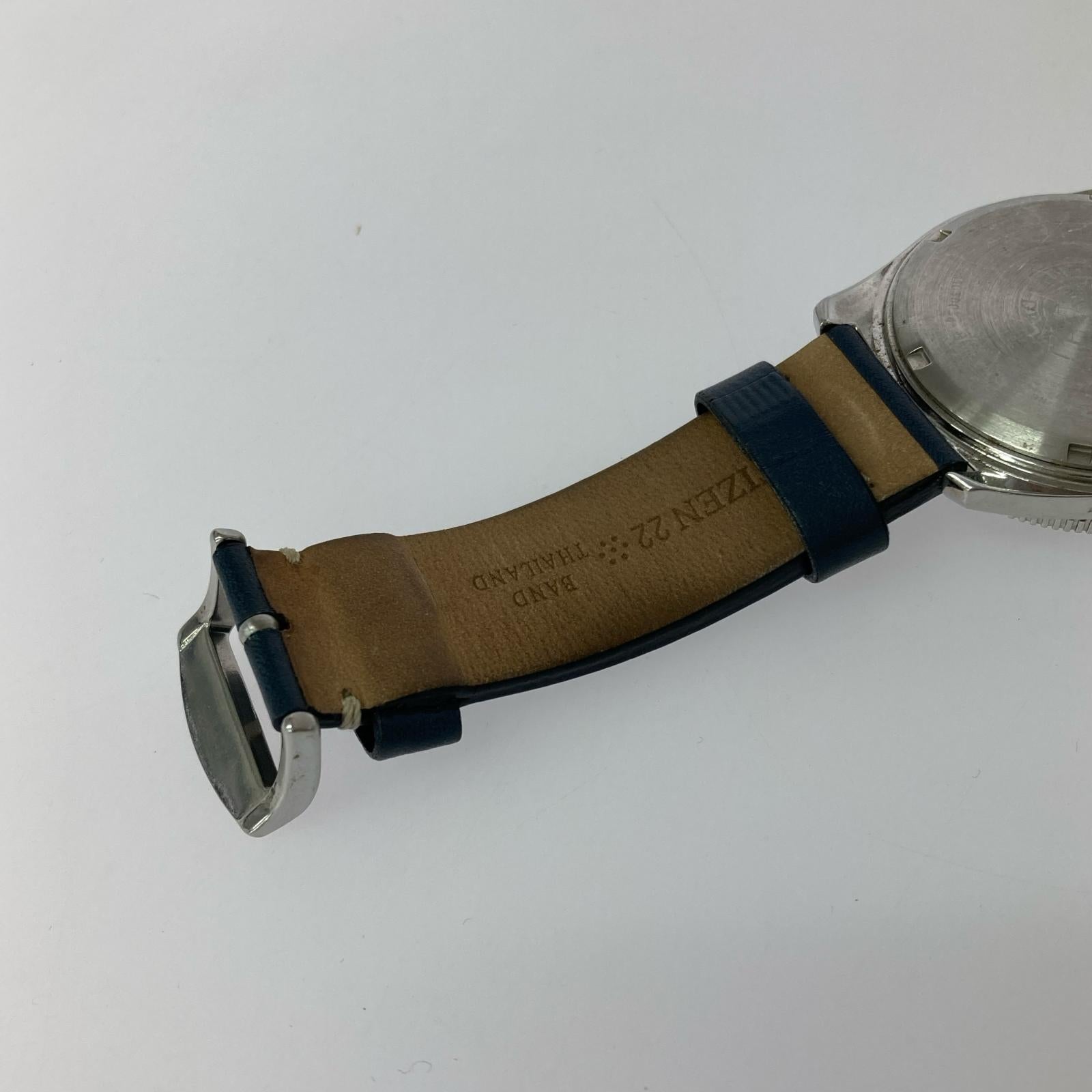 腕時計 Eco-Drive J810-R010913 ネイビー
