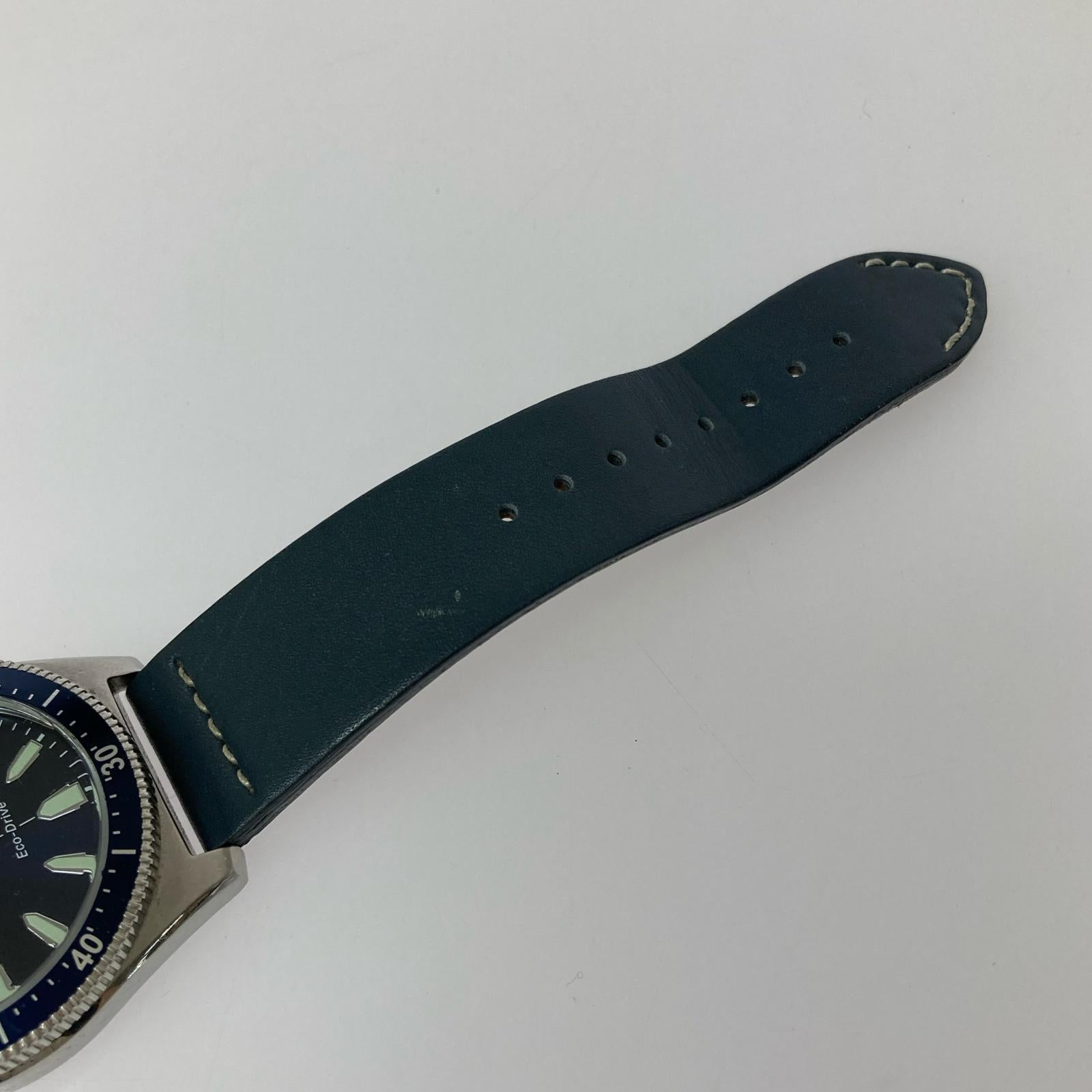 腕時計 Eco-Drive J810-R010913 ネイビー