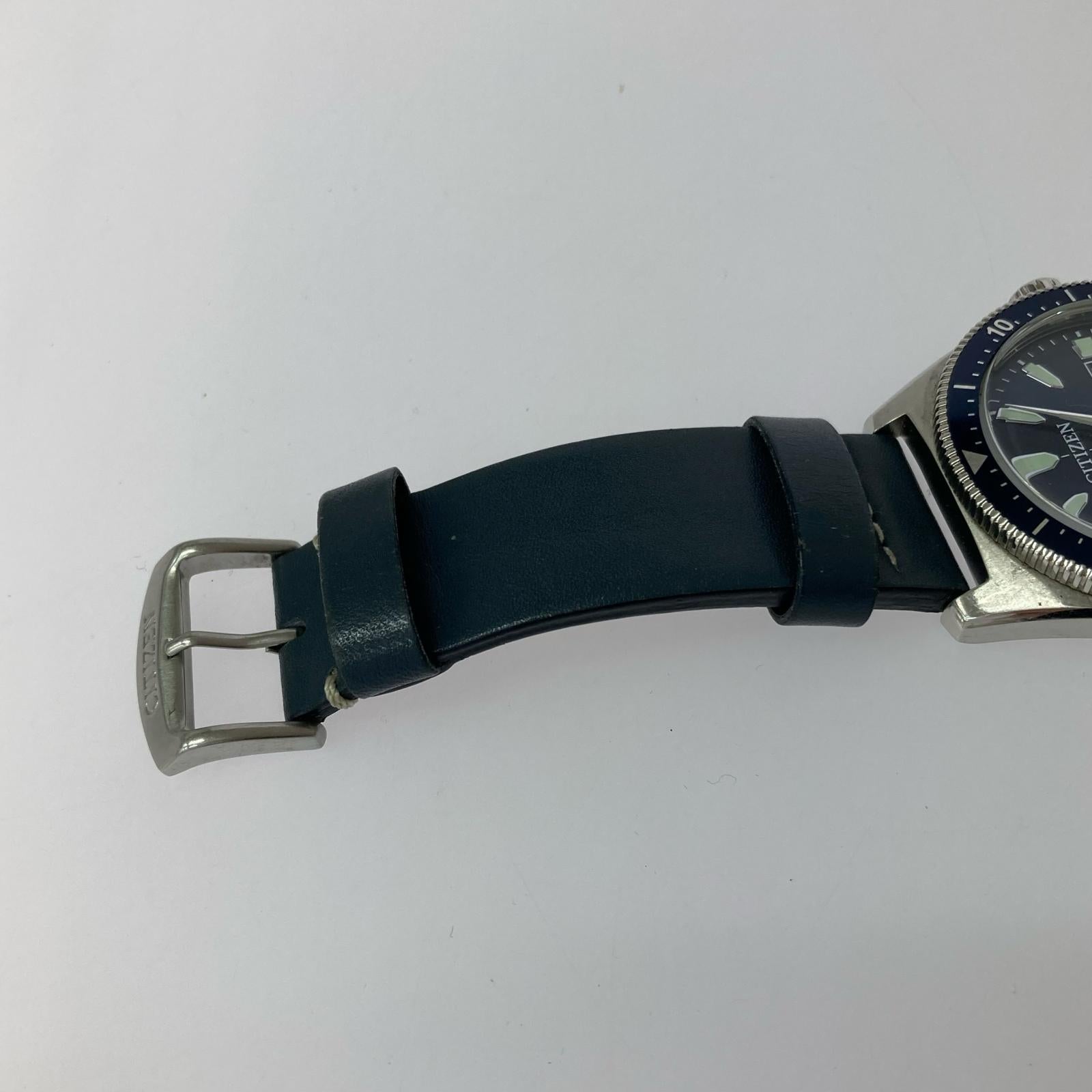 腕時計 Eco-Drive J810-R010913 ネイビー