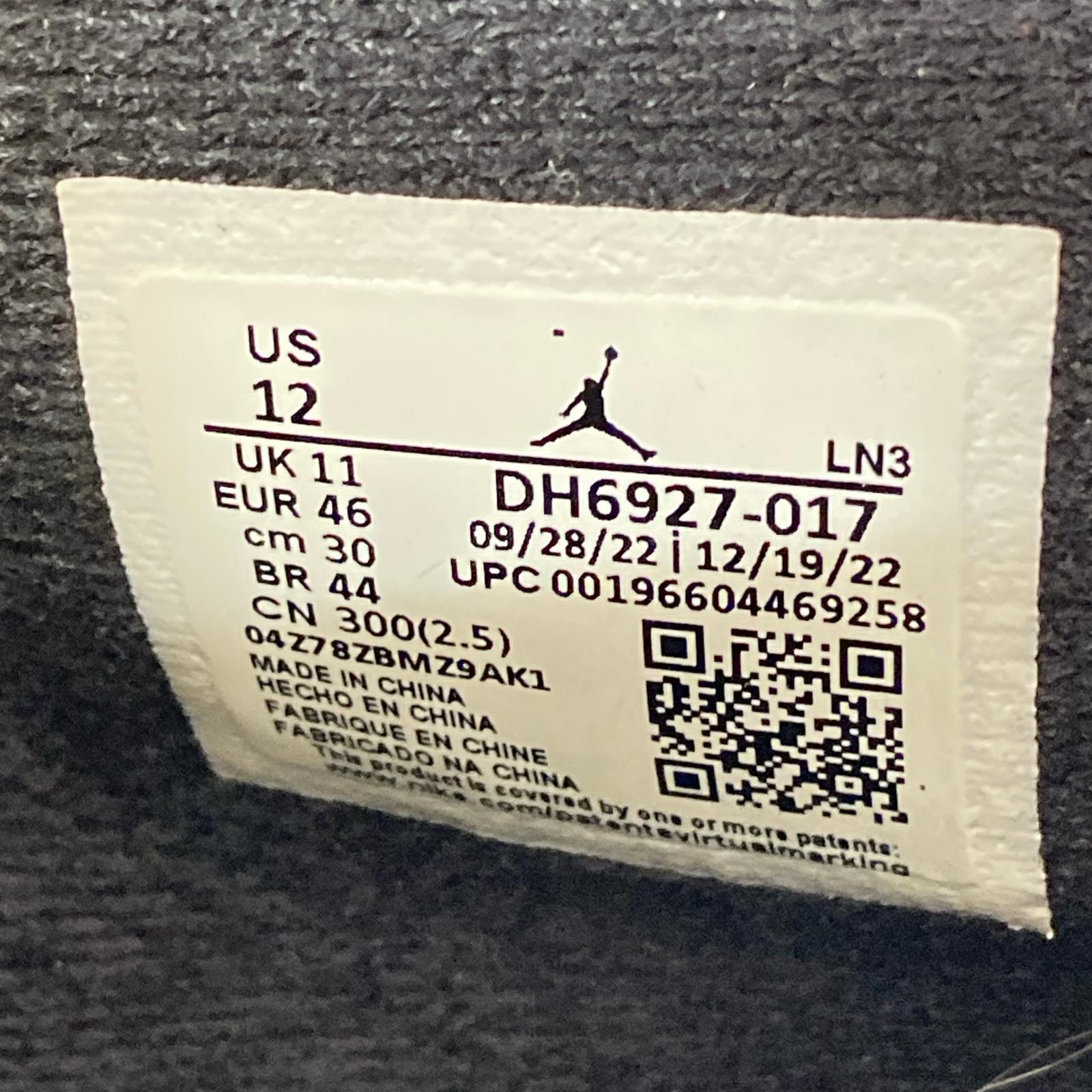 スニーカー AIR JORDAN 4 THUNDER 30cm ブラック