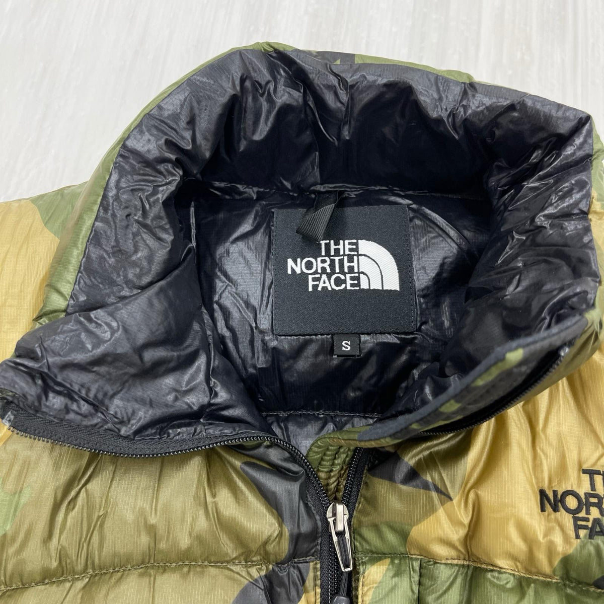 ダウンベスト Aconcagua Vest ND18105-S 迷彩 S