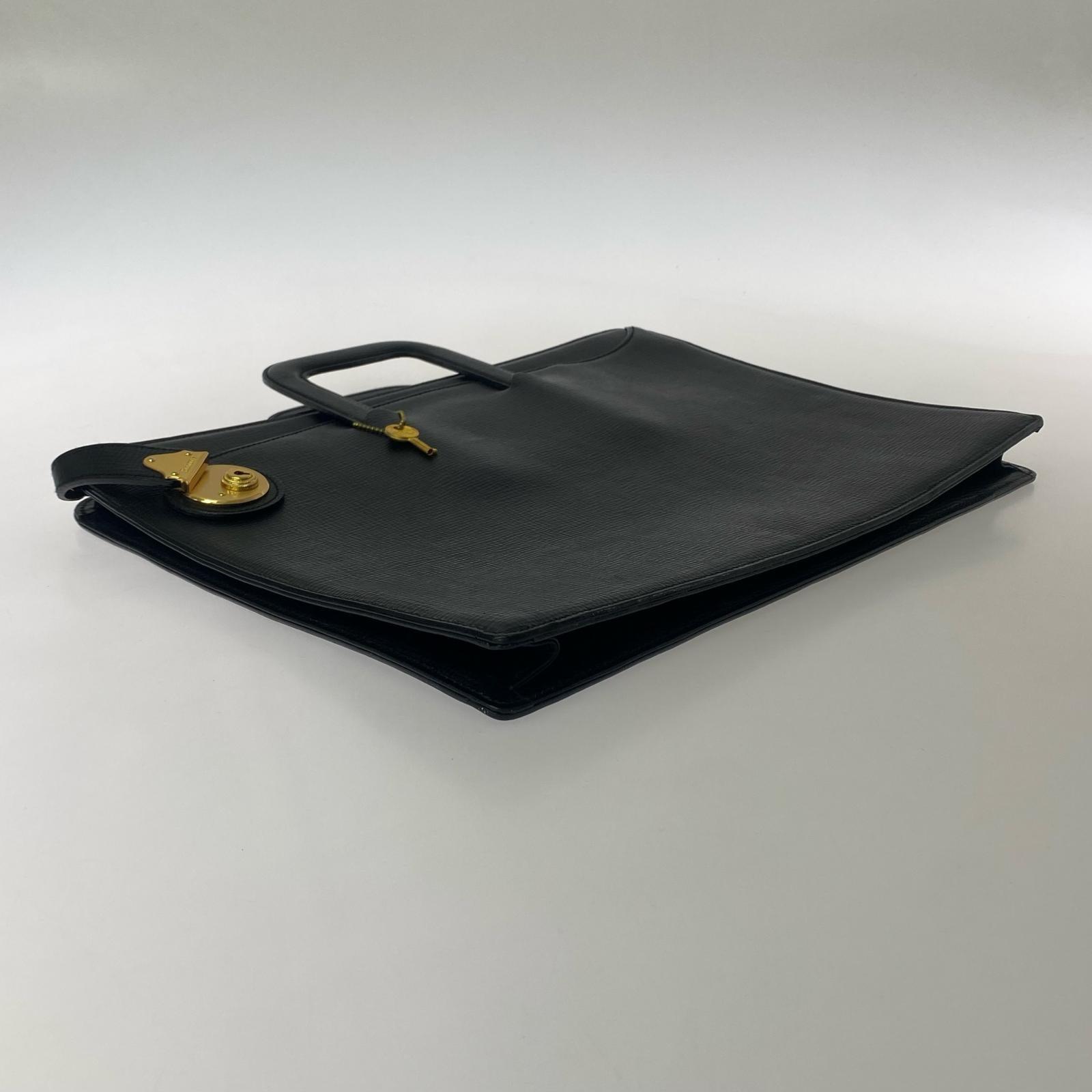 ブリーフケース Burberrys レザースクエアブリーフケース BLK ブラック