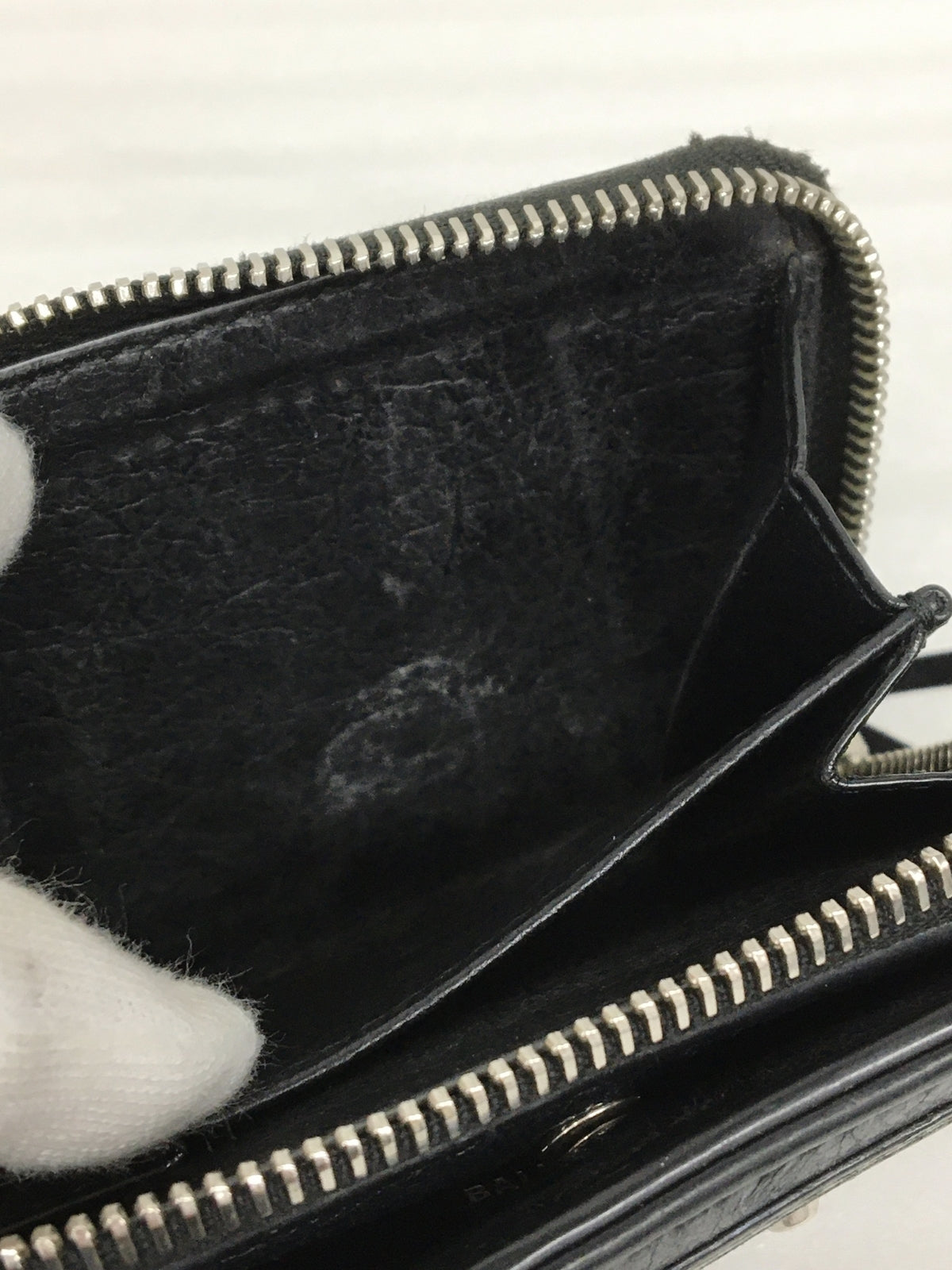 CLASSIC BILLFOLD ZIP ブラック