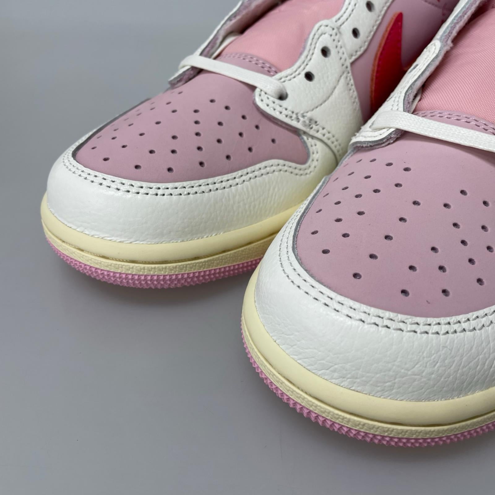 スニーカー AIR JORDAN 1 LOW TRAVIS SCOTT 26.0cm 26cm (US8 UK7 1/2 EU42) ピンク