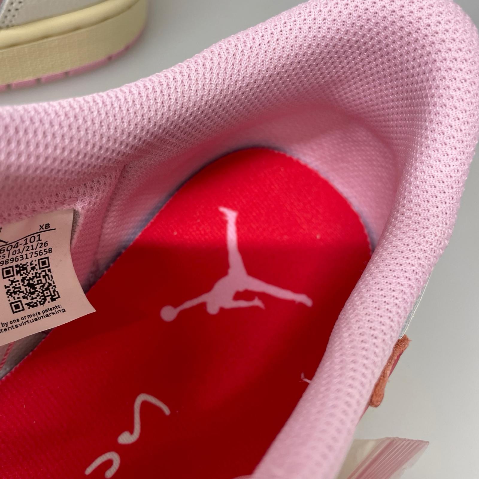 スニーカー AIR JORDAN 1 LOW TRAVIS SCOTT 26.0cm 26cm (US8 UK7 1/2 EU42) ピンク