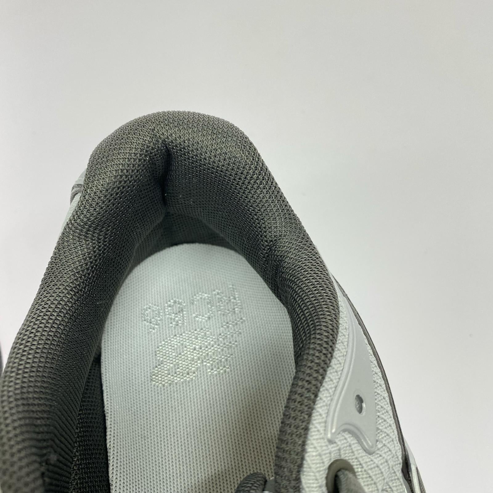 スニーカー NEW BALANCE URC564KY グレー (26.5)