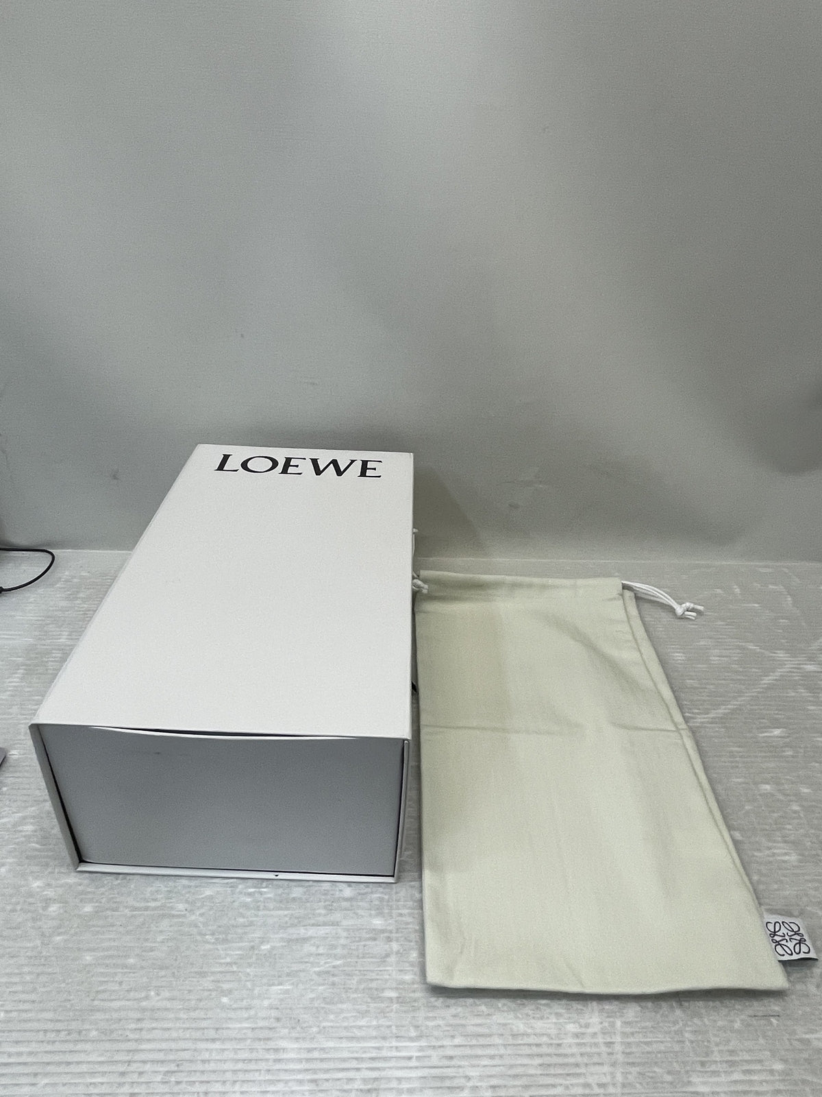 LOEWE スエード サンダル
