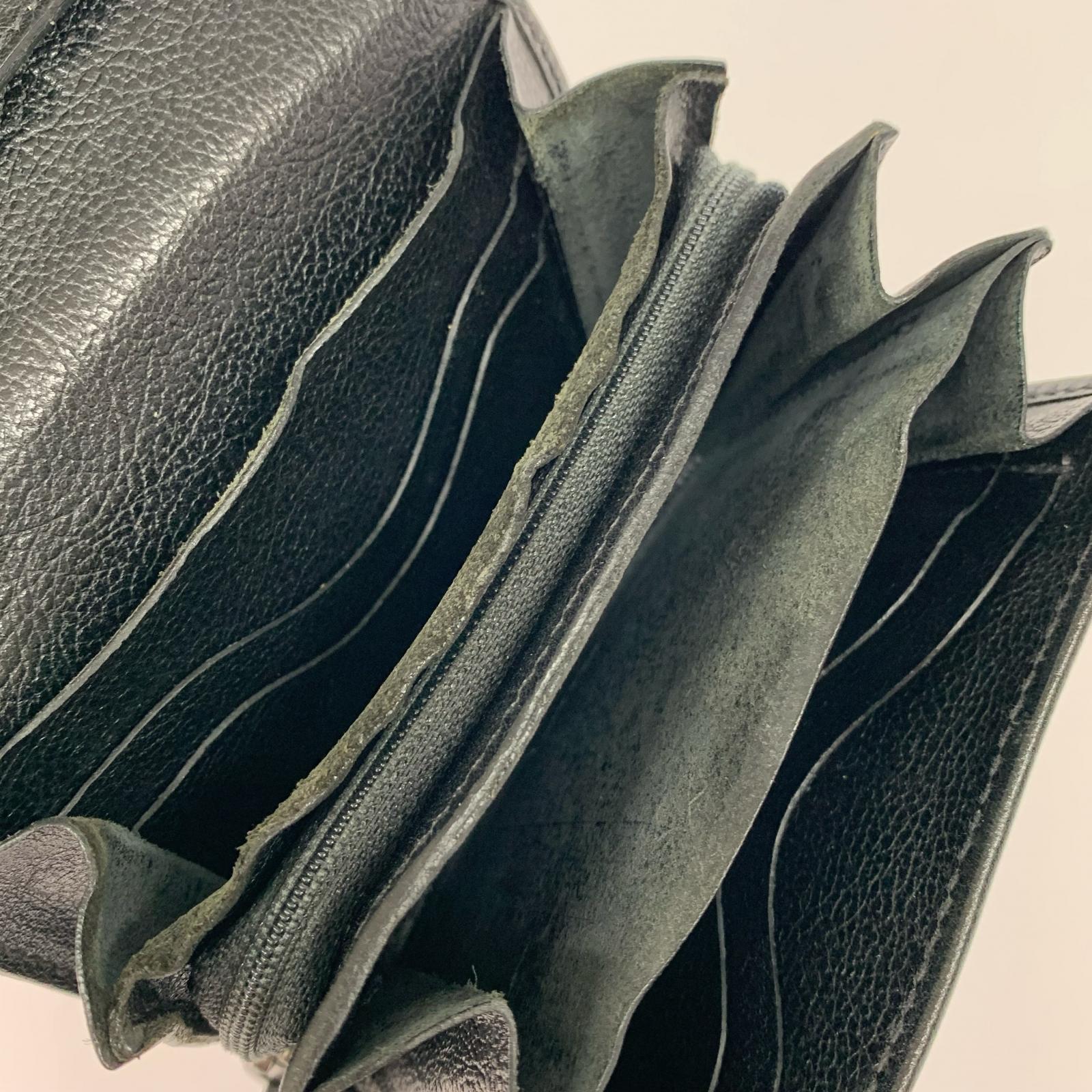 コンパクトウォレット 二つ折り財布 黒 ブラック