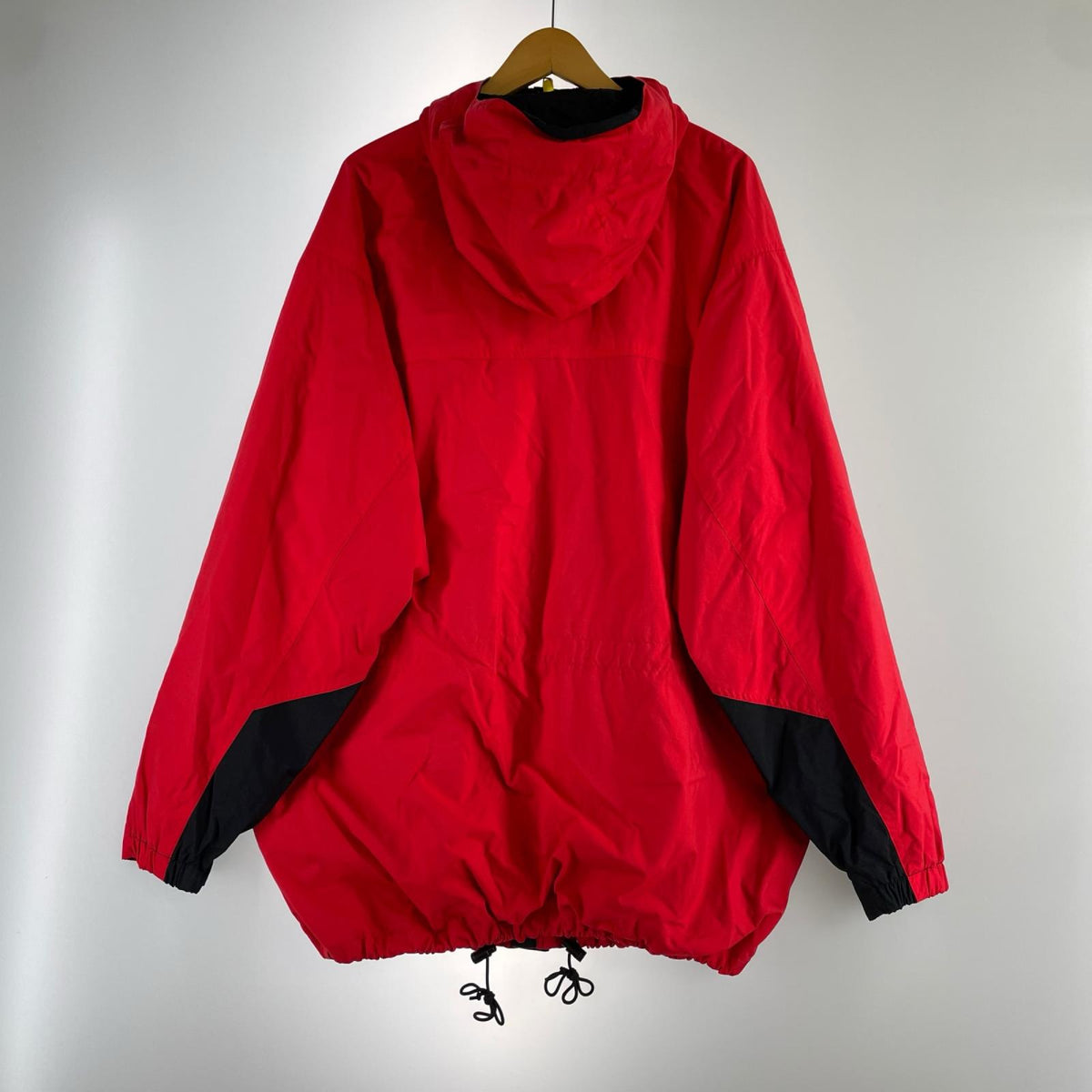 マウンテンパーカー MARLBORO マウンテンパーカー 赤 (L) L レッド