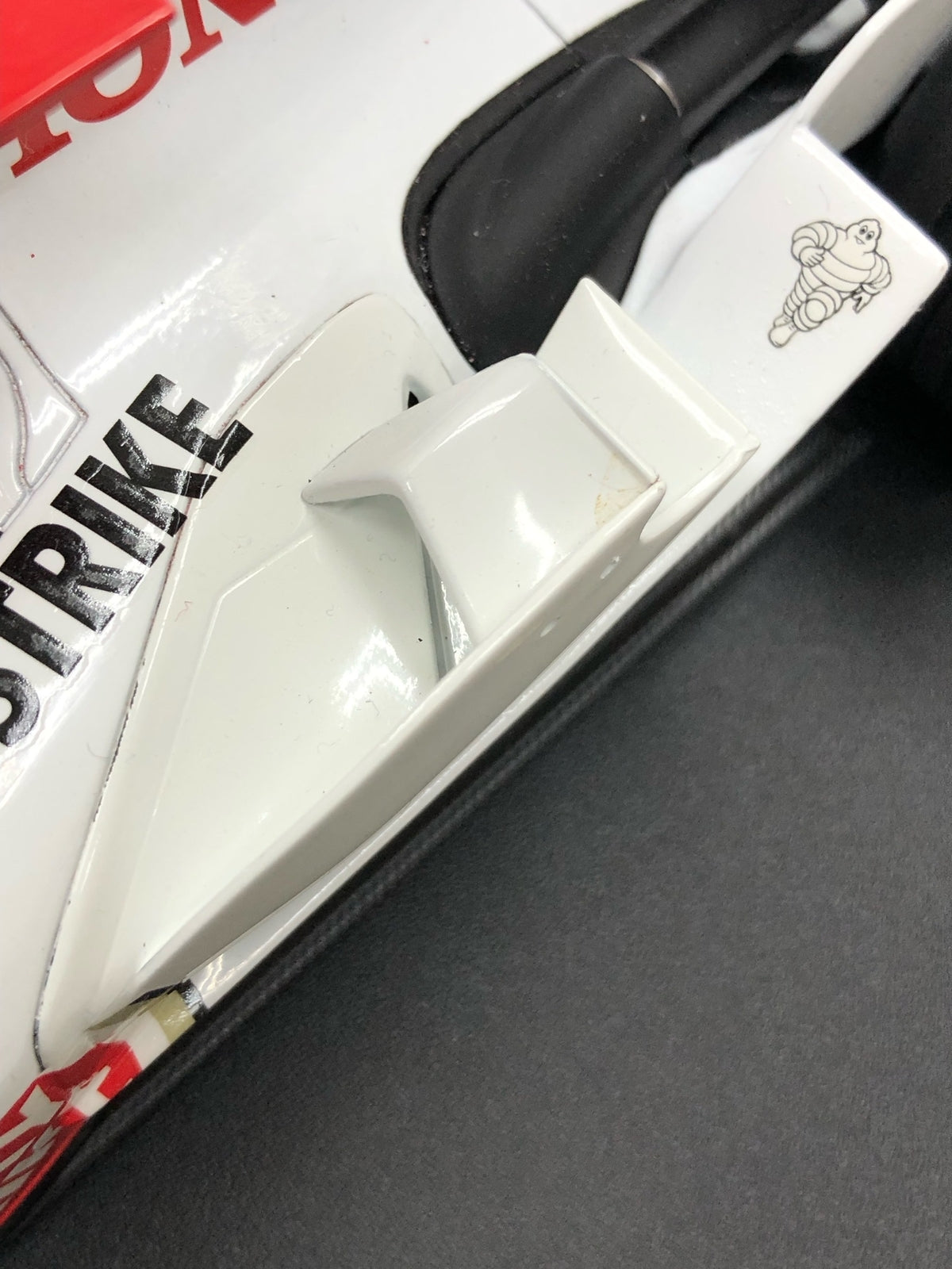 1/18 B.A.R HONDA 006 T.SATO MINICHAMPS スケールカー