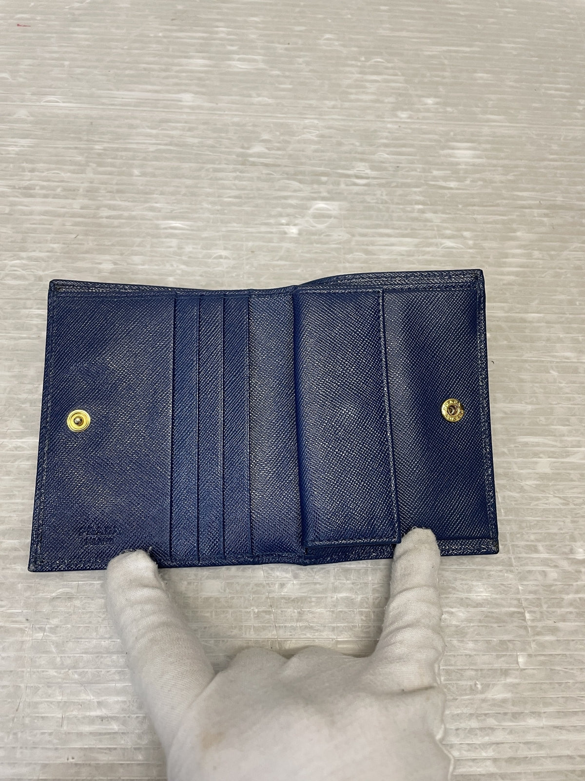 PRADA サフィアーノ レザー コンパクトウォレット ブルー