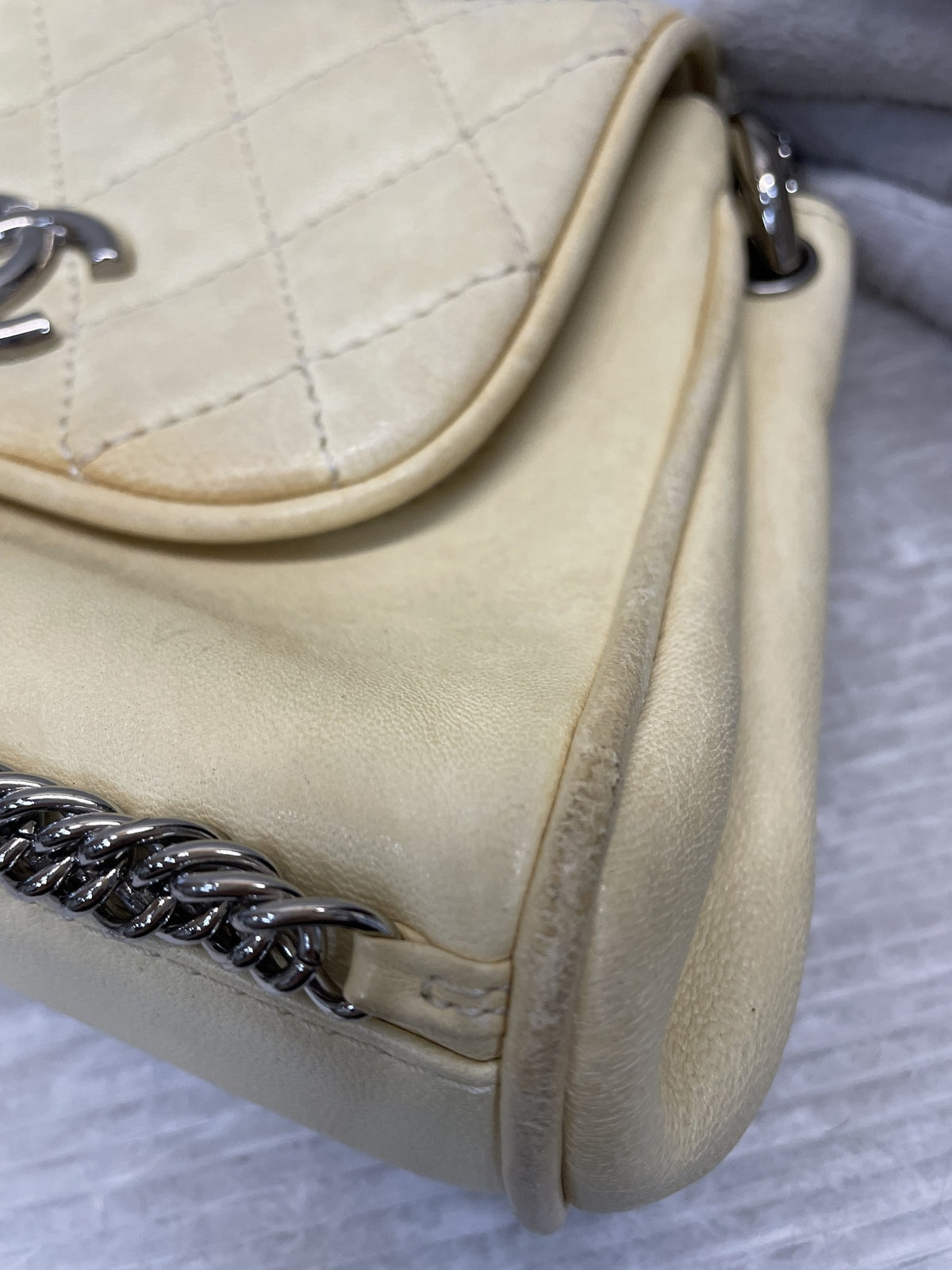 CHANEL マトラッセ チェーンショルダーバッグ ベージュ