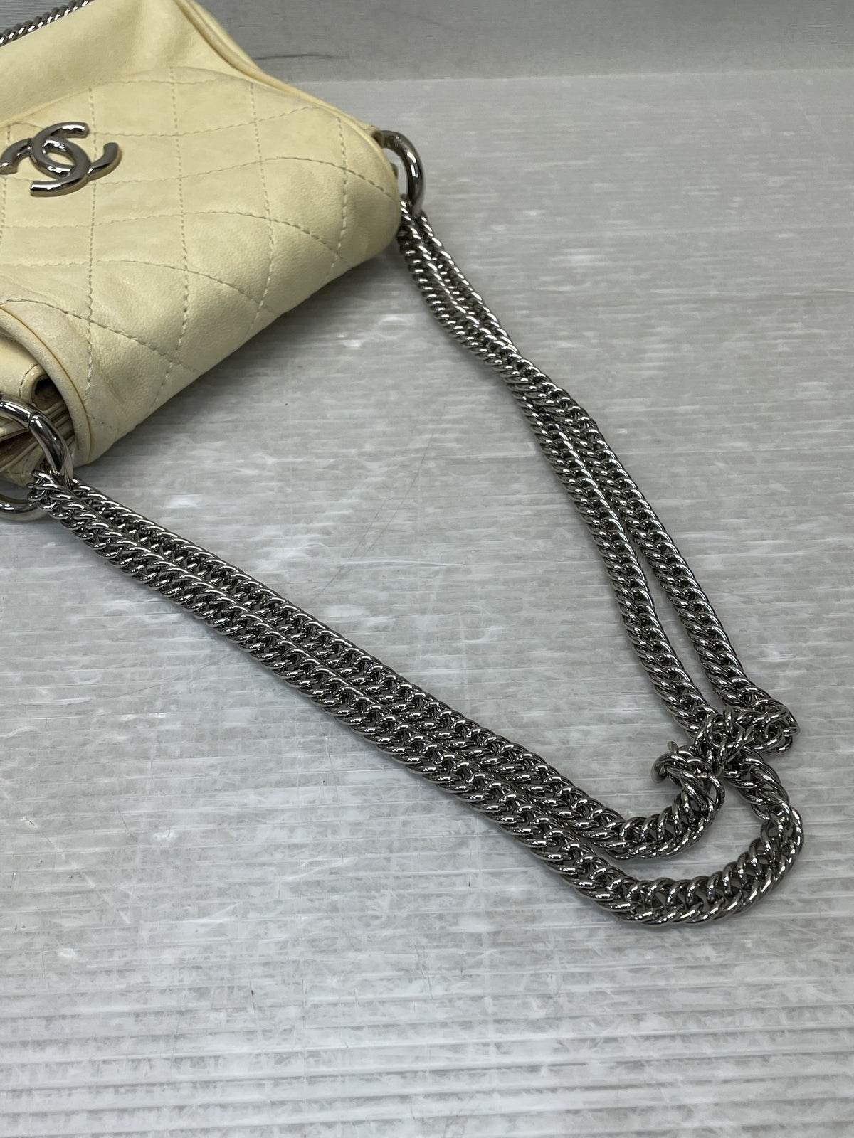 CHANEL マトラッセ チェーンショルダーバッグ ベージュ