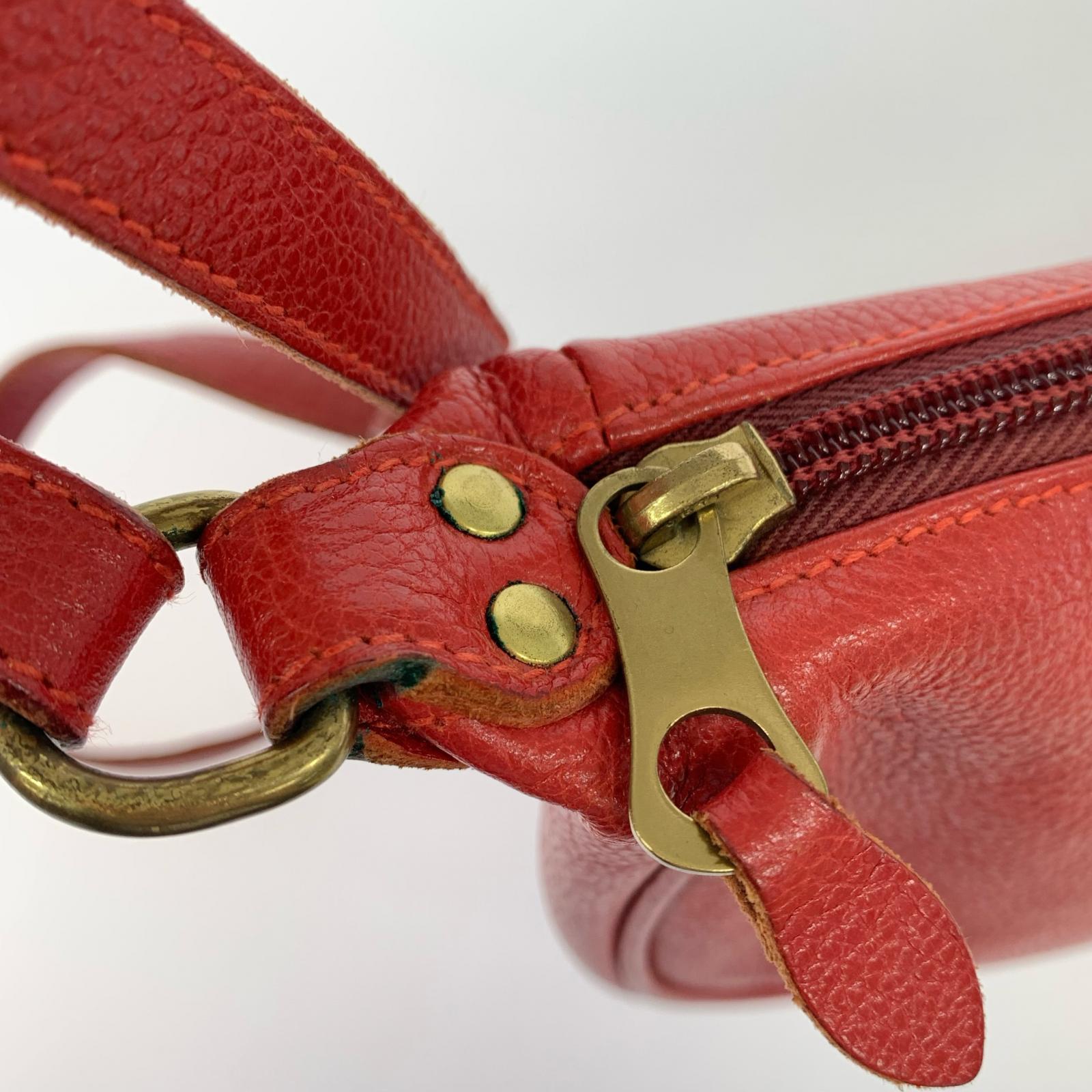 ショルダーバッグ 三日月型レザーバッグ RED レッド