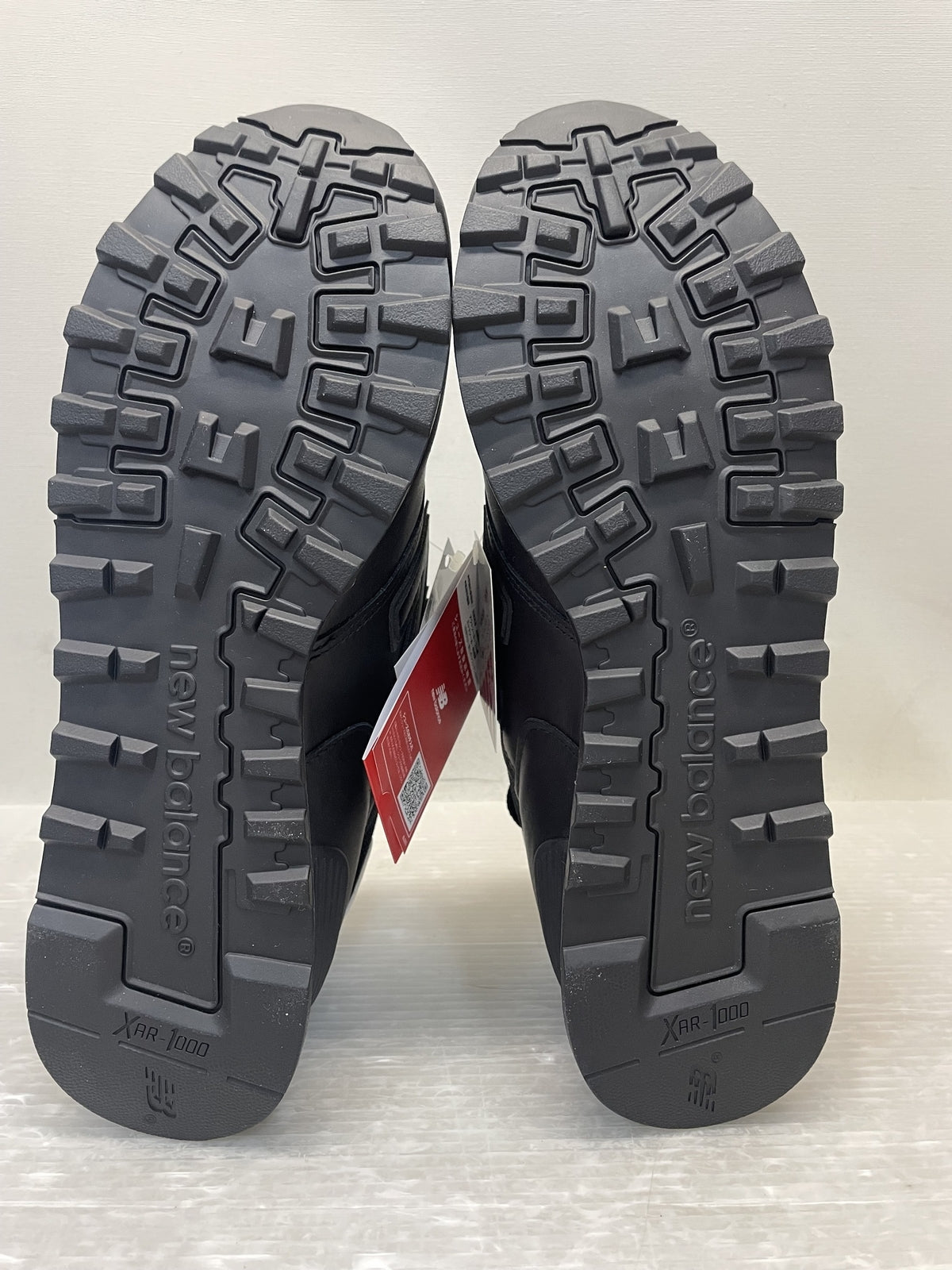スニーカー U1300WT
