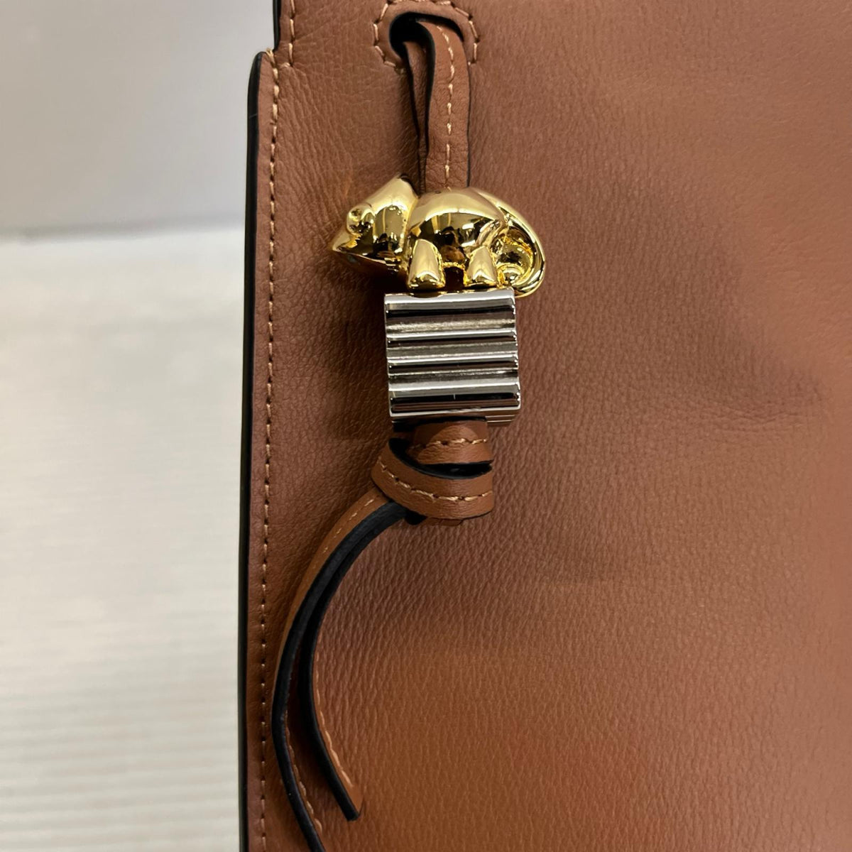 LOEWE アナグラムダイスポケット