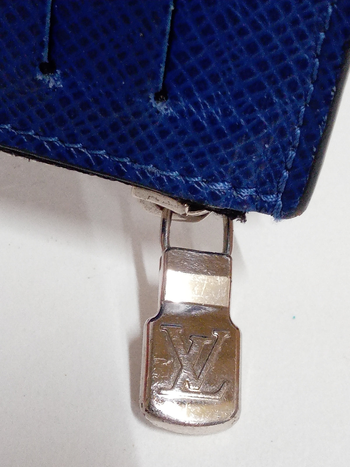 LV/タイガラマ コバルト フラグメントケース M30270