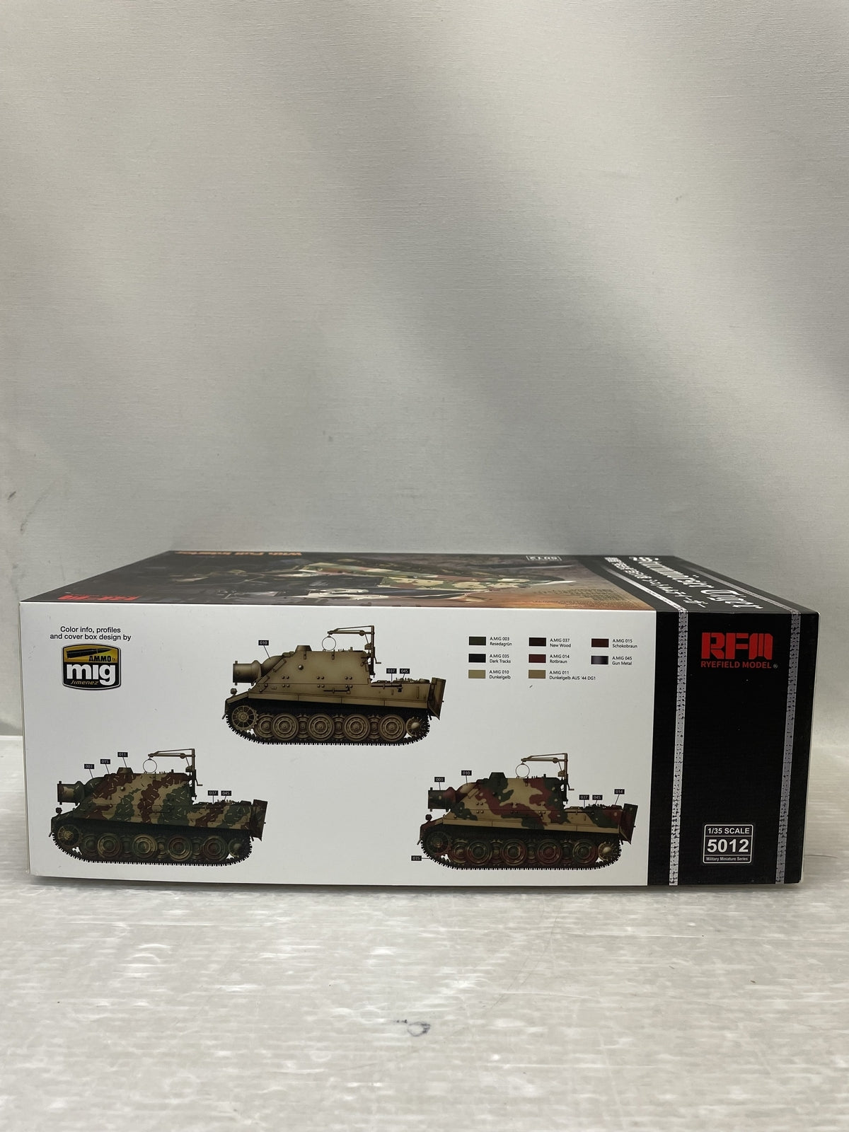 1/35 シュトルムティーガー w/フルインテリア ミリタリープラモ