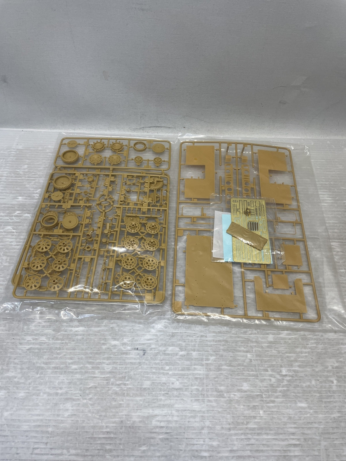 1/35 独 ディアナ 5tハーフトラック 7.62cm(r)対戦車自走砲 ミリタリープラモ