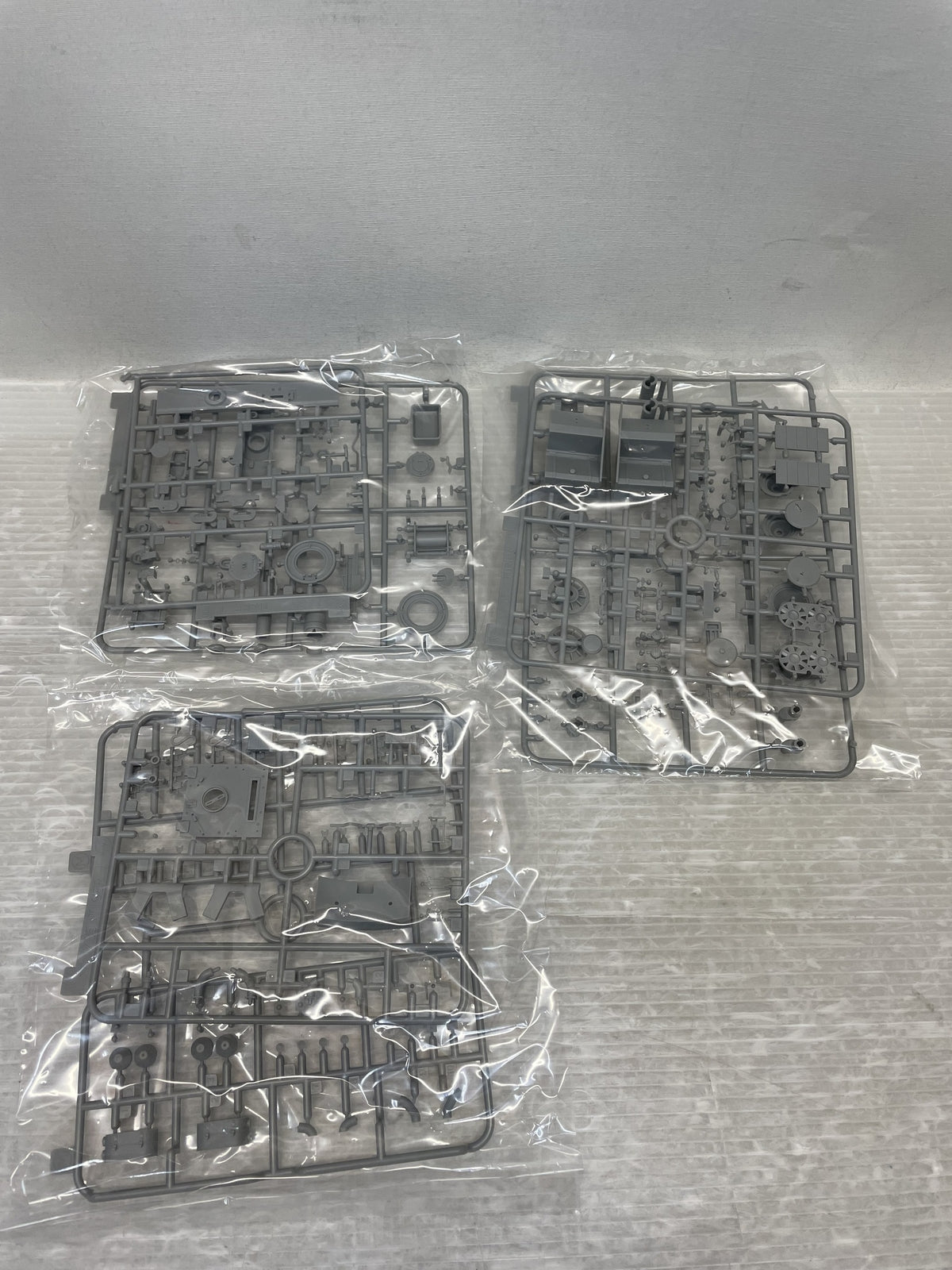 1/35 WW.II ドイツ軍 ティーガーI 初期生産型 ヴィットマン指揮車 ミリタリープラモ