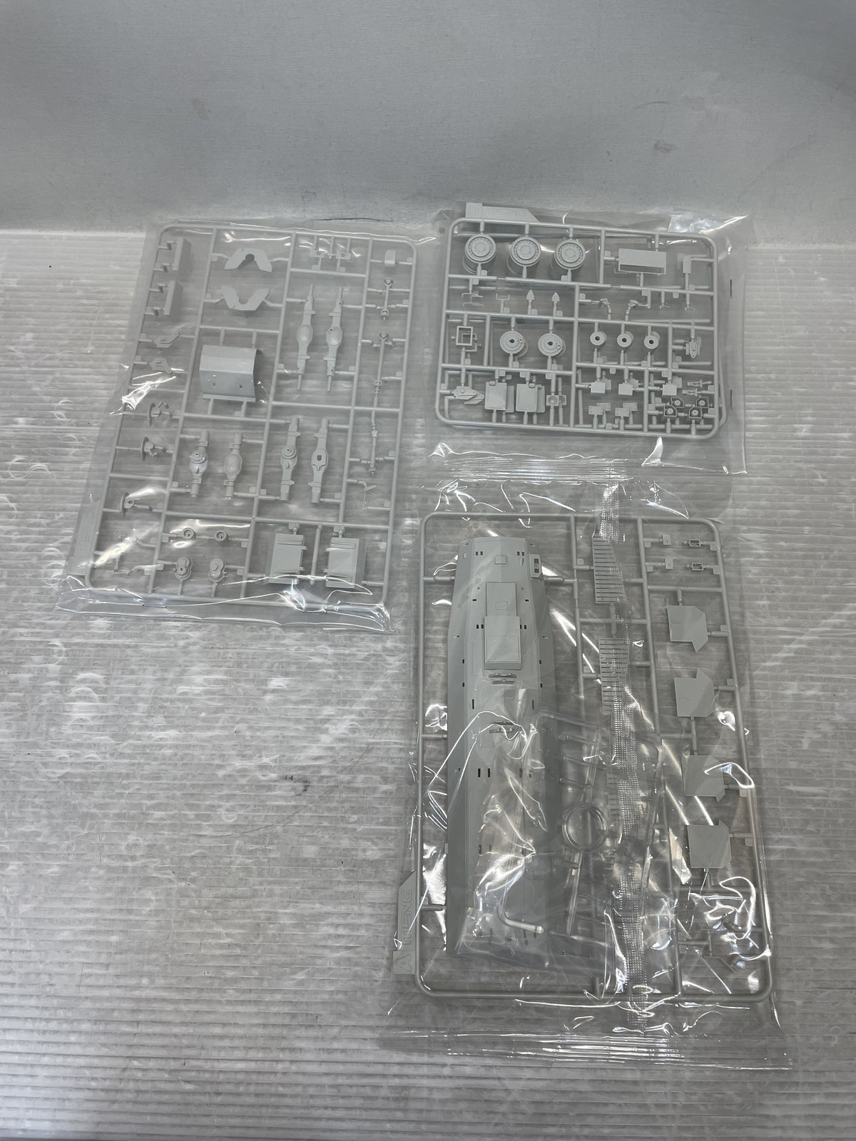 1/35 イギリス マスティフ2 6x6装輪 防護警備車両 ミリタリープラモ