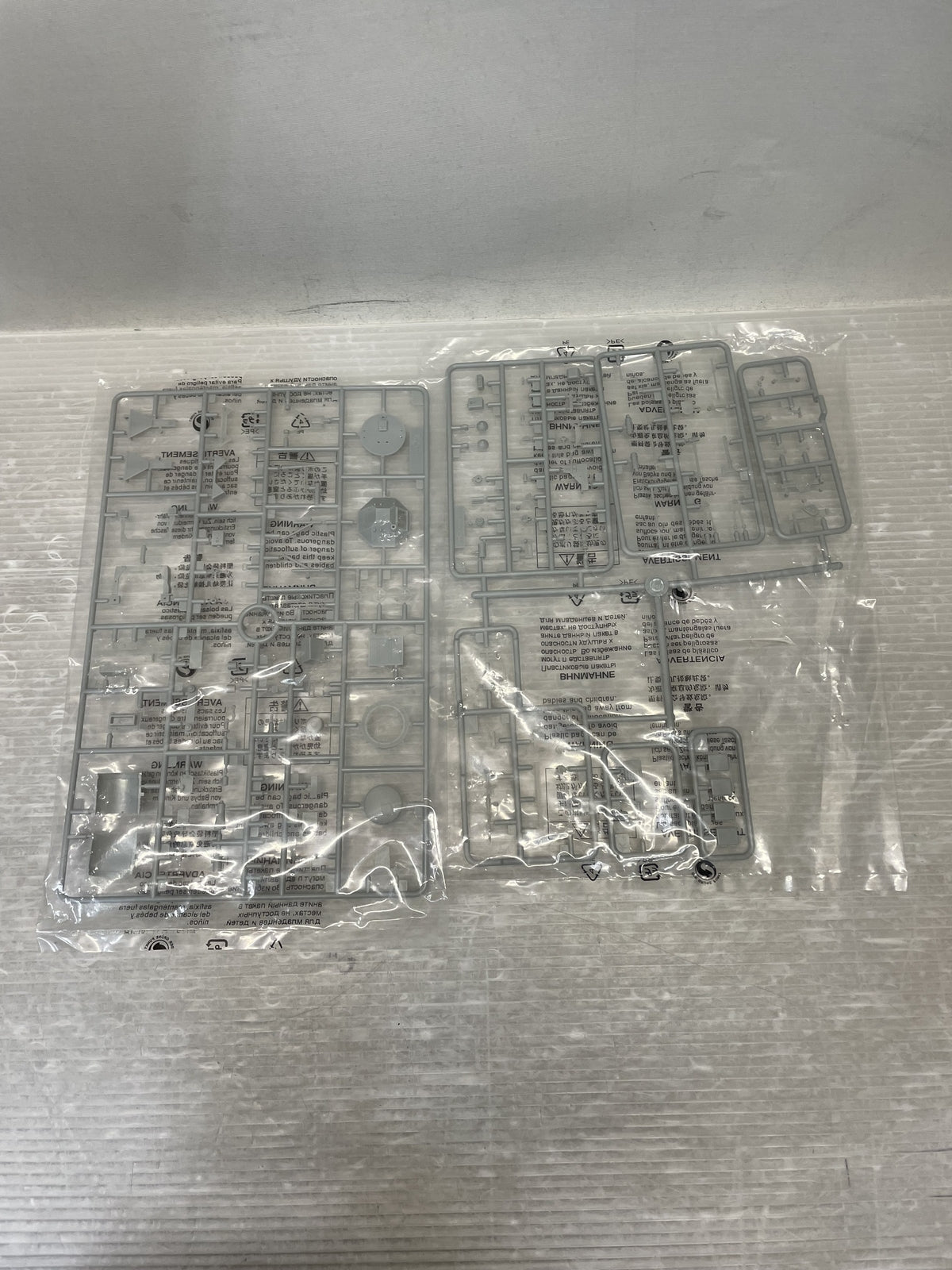 1/35 独・sWSハーフトラック装甲タイプ・赤外線照射型ウーフー ミリタリープラモ