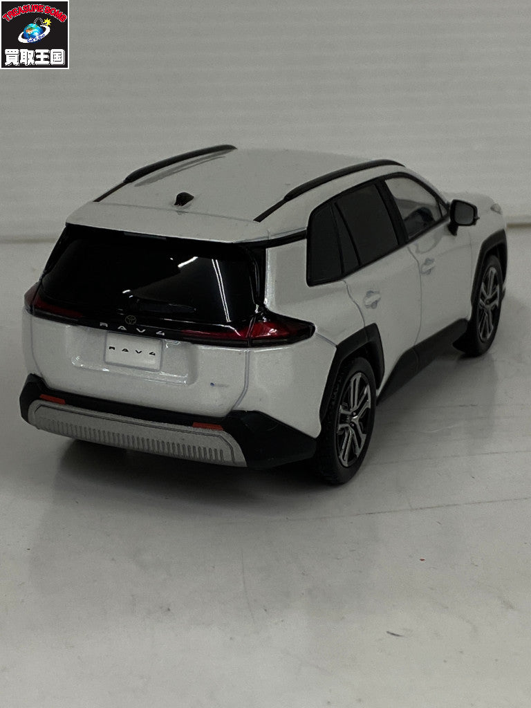RAV4 プラチナホワイトパールマイカ カラーサンプル