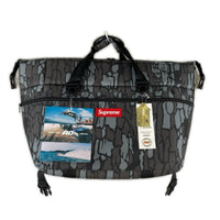ショルダーバッグ Supreme AO 24-Pack Cooler Bag Trebark Camo