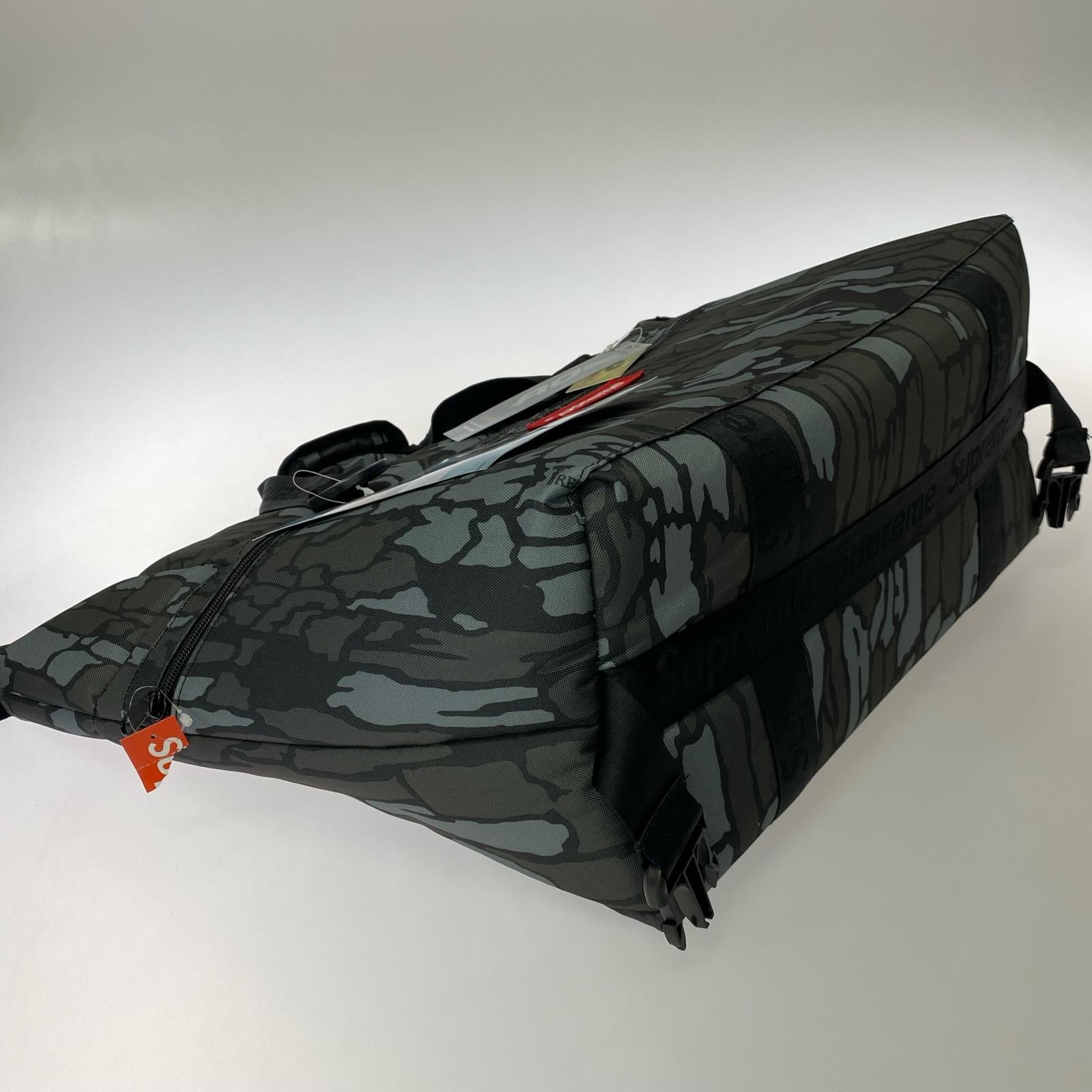 ショルダーバッグ Supreme AO 24-Pack Cooler Bag Trebark Camo