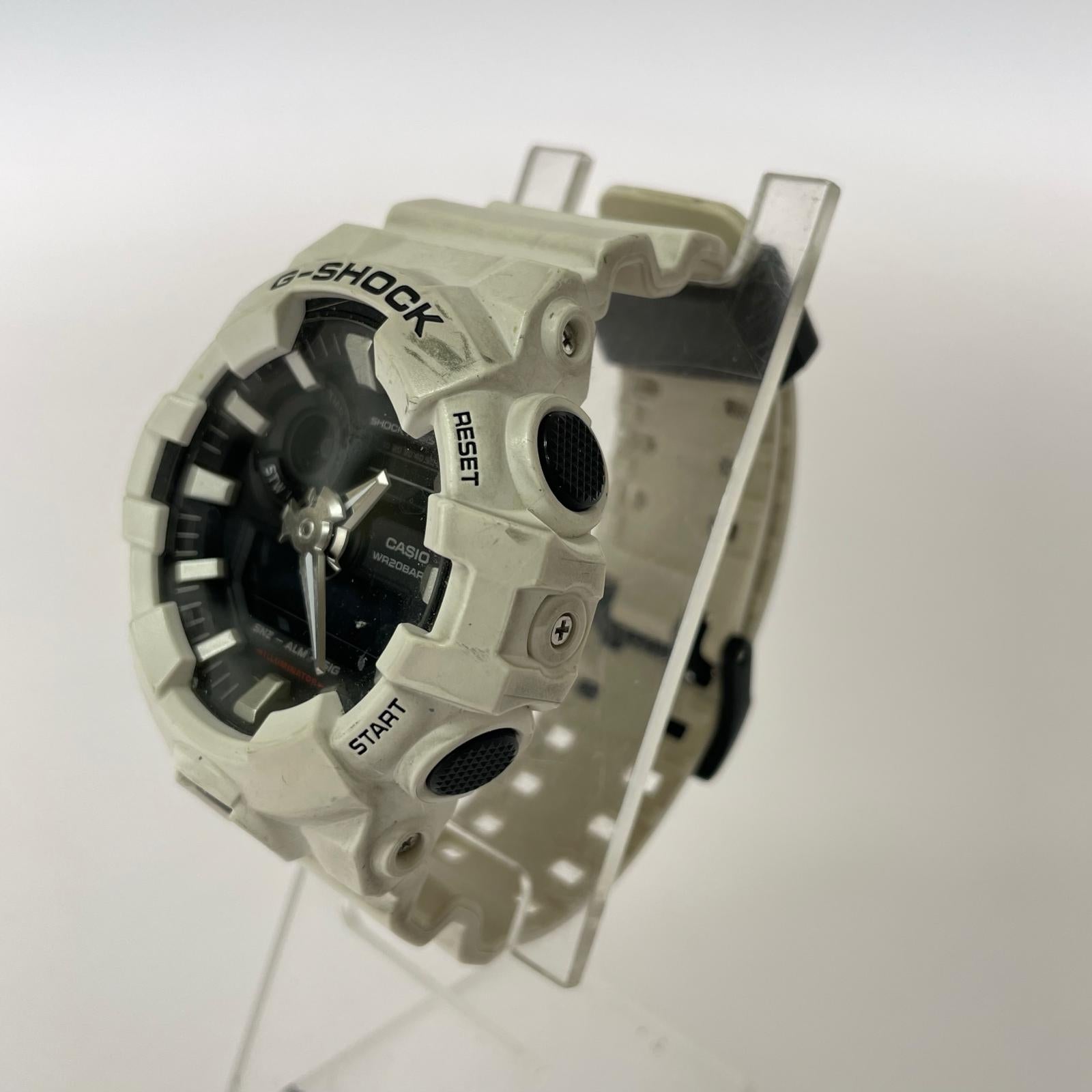 腕時計 GA-700 ホワイト