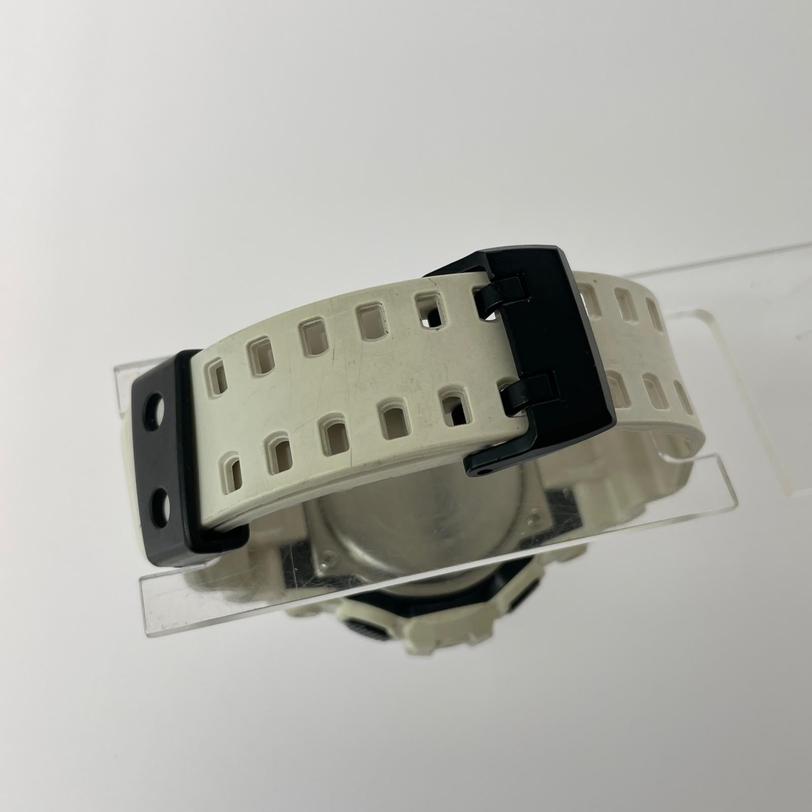腕時計 GA-700 ホワイト