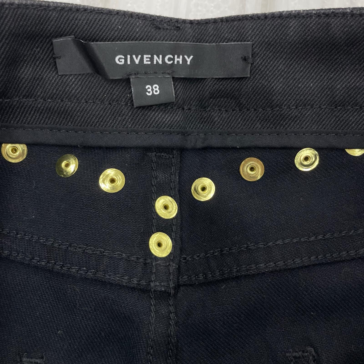 デニムパンツ GIVENCHY ゴールドスタッズ スキニーブラックデニムパンツ 38 黒 38 ブラック
