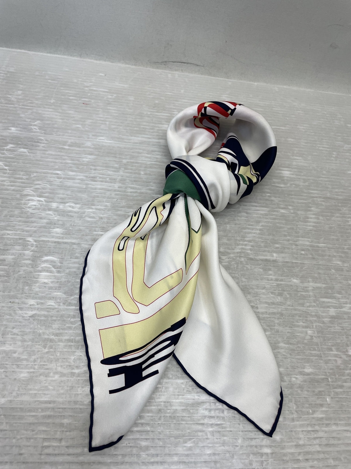 HERMES カレ70 カレーシュ エラスティック 白系